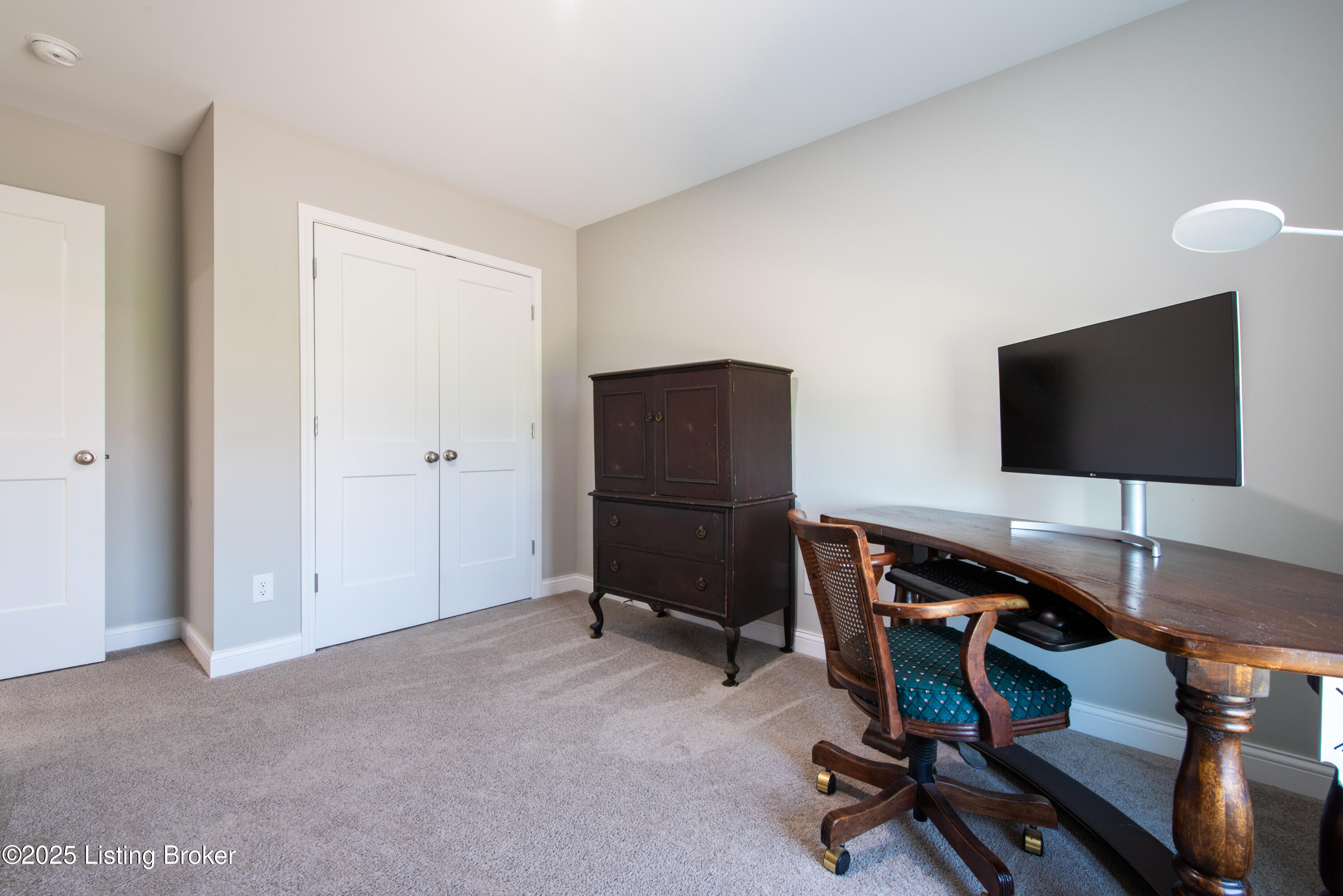 24 Greenbriar Dr