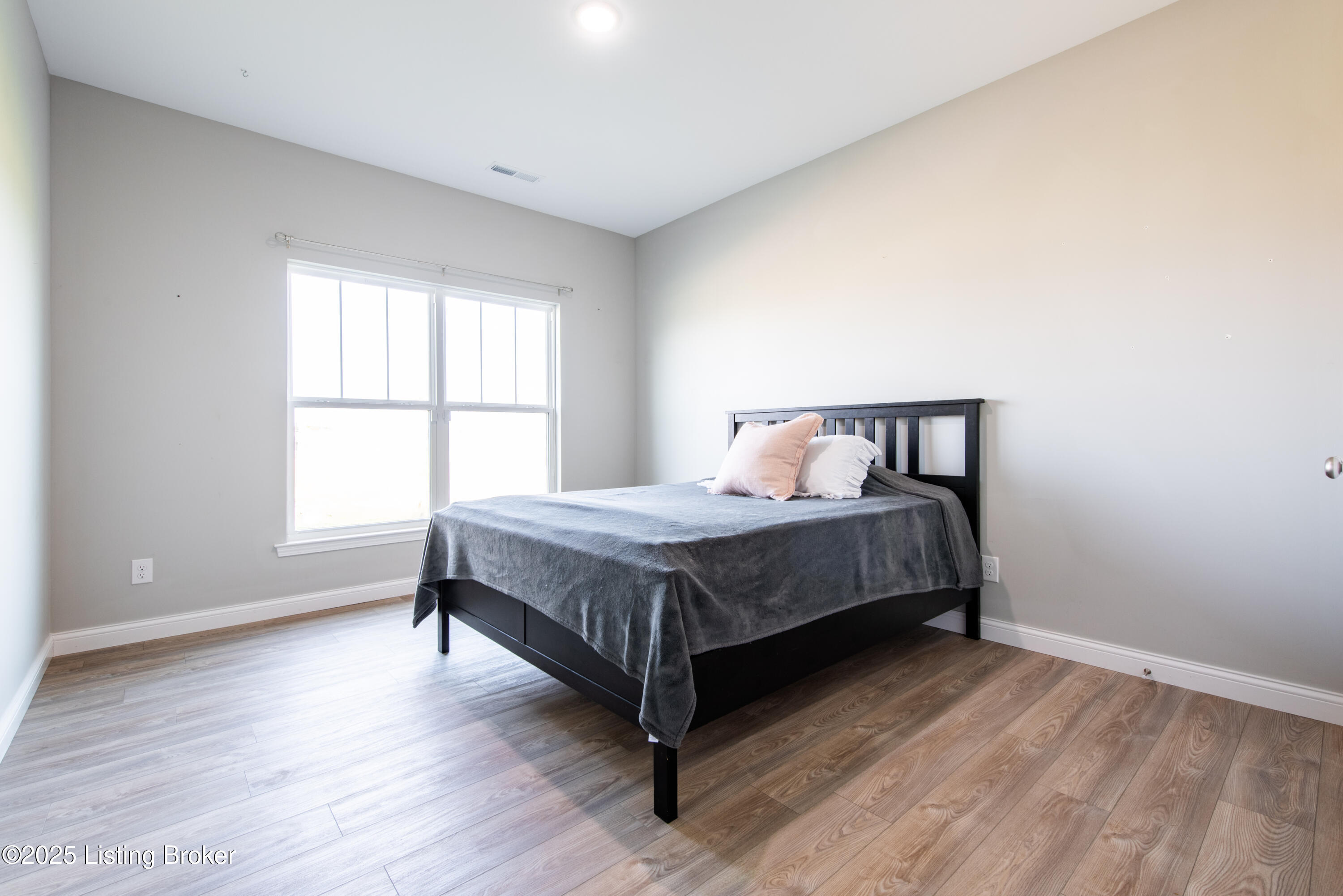 24 Greenbriar Dr