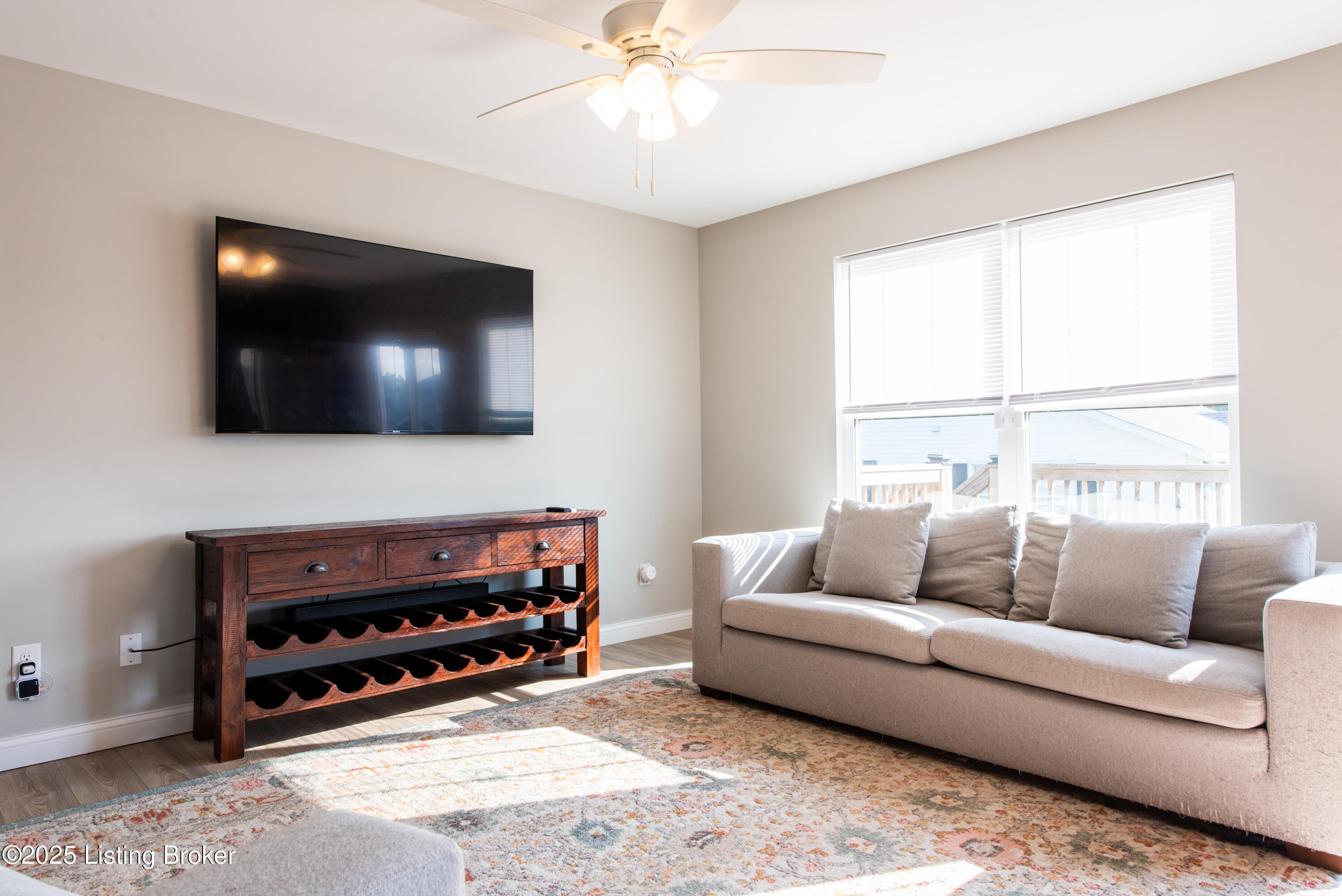 24 Greenbriar Dr
