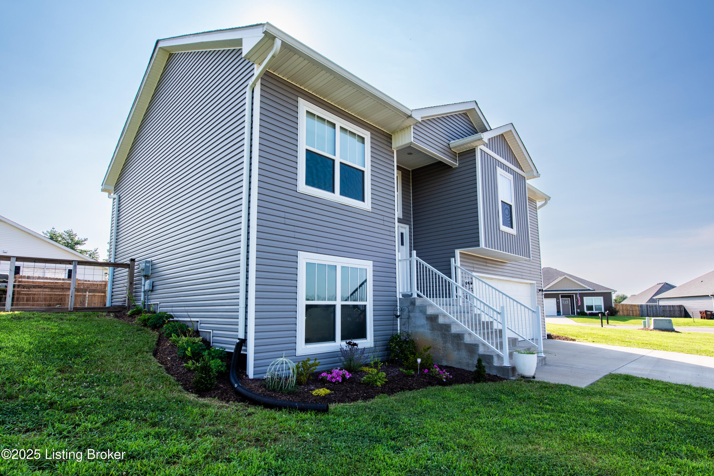 24 Greenbriar Dr