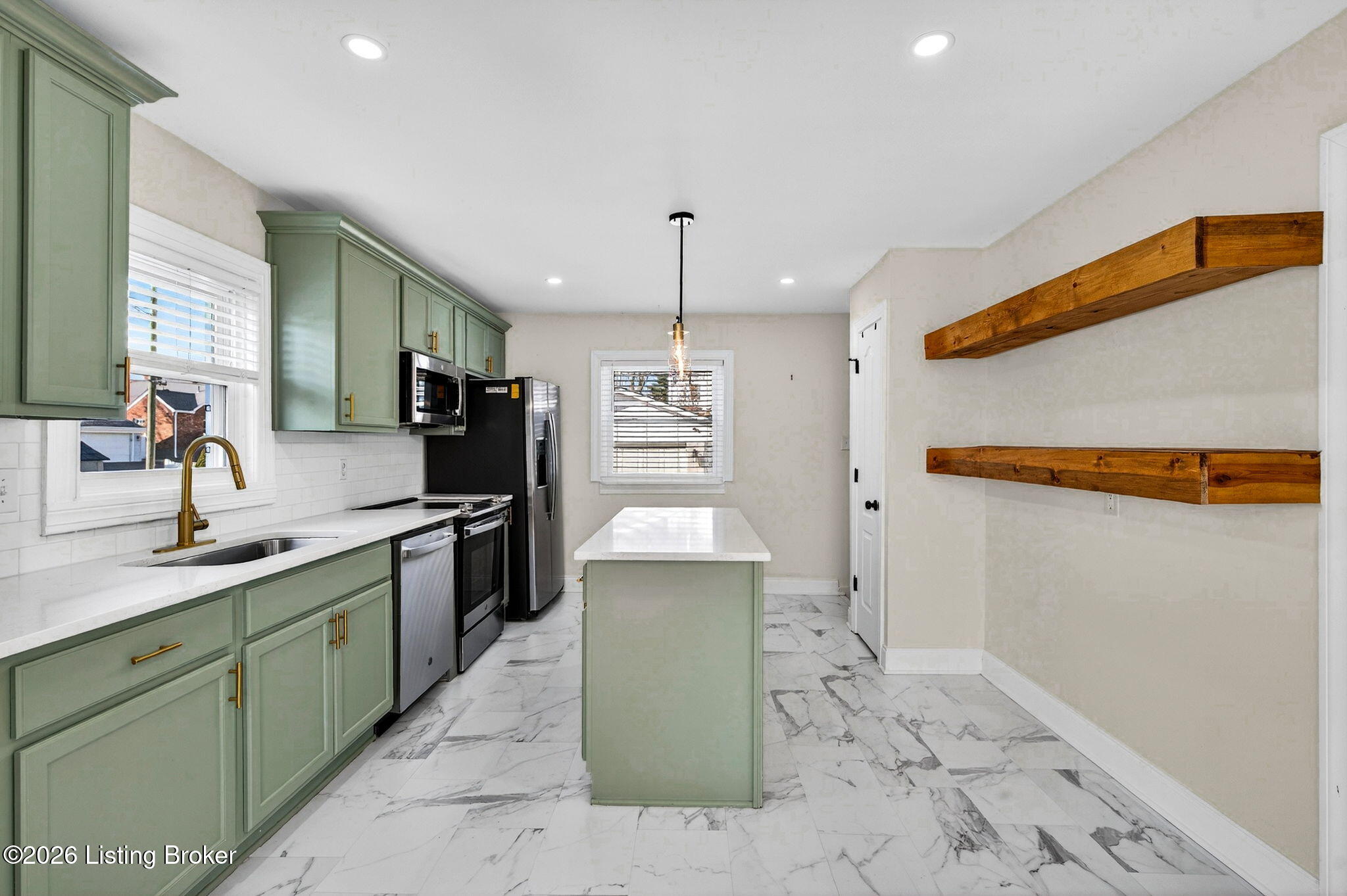 2403 Brighton Dr
