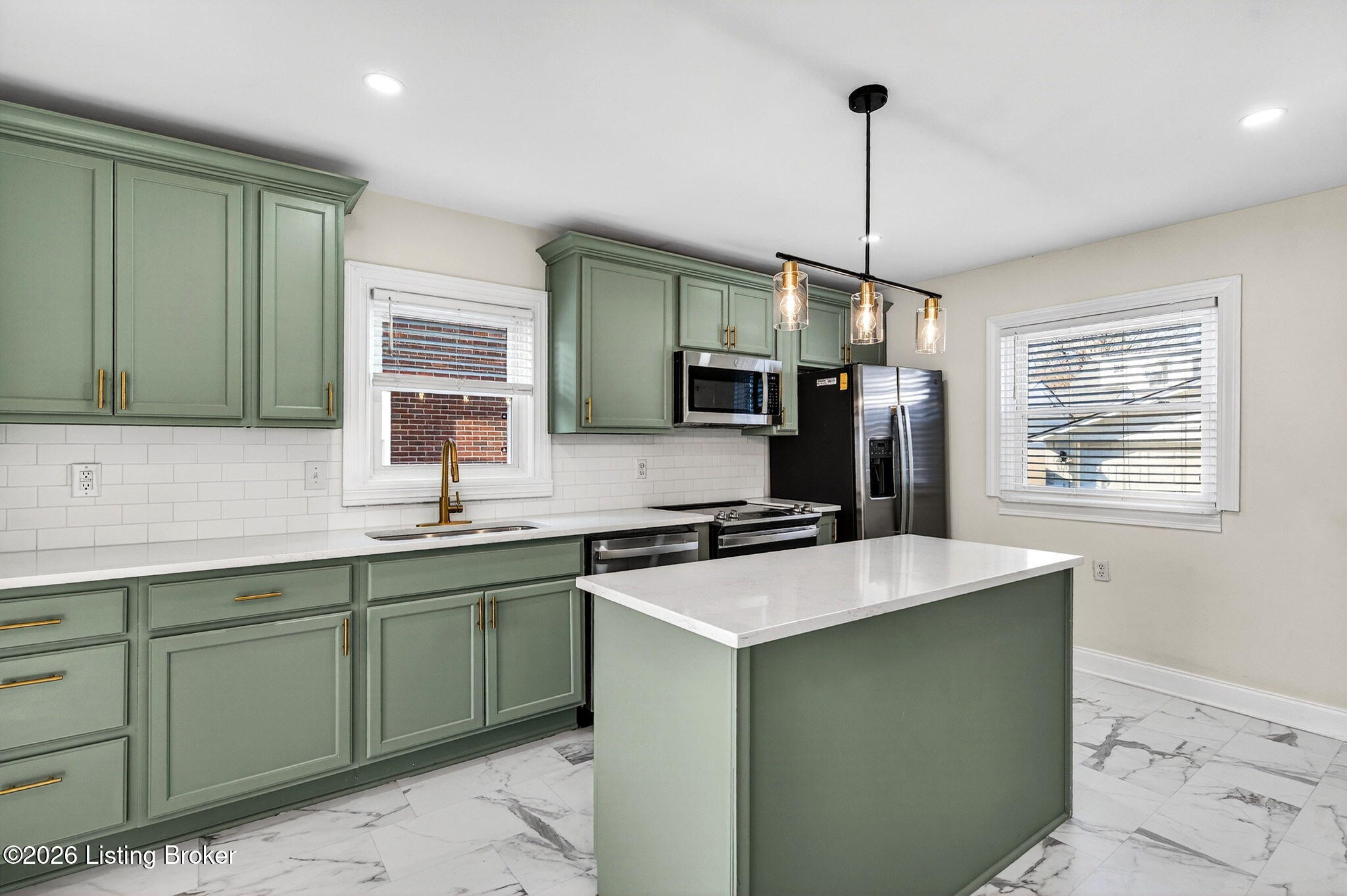 2403 Brighton Dr