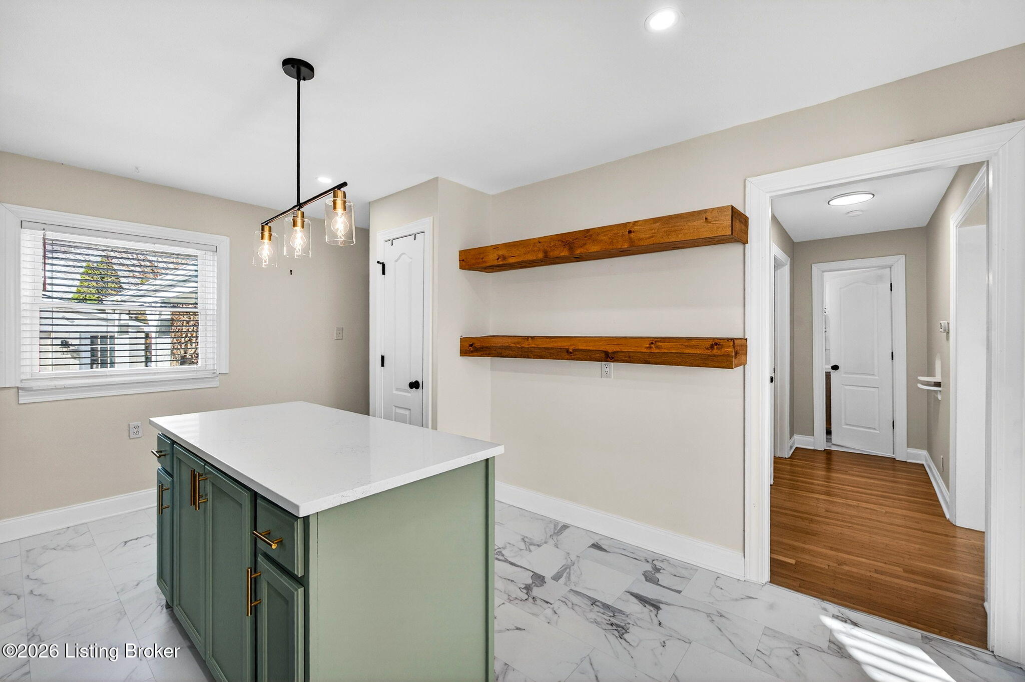 2403 Brighton Dr