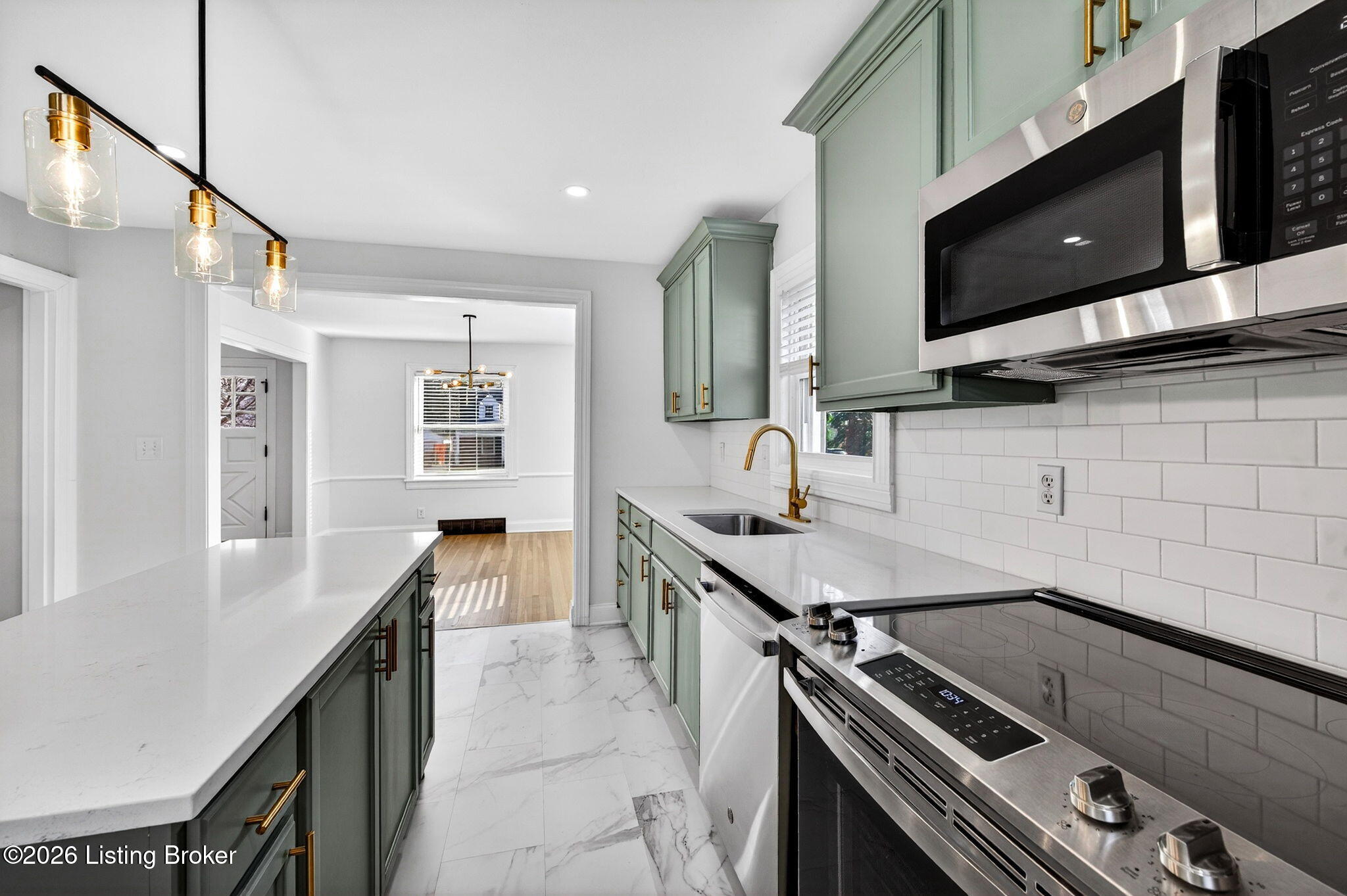 2403 Brighton Dr