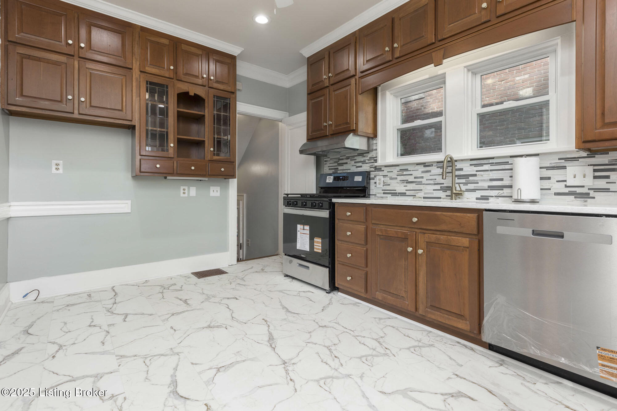 419 FAIRLAWN Rd