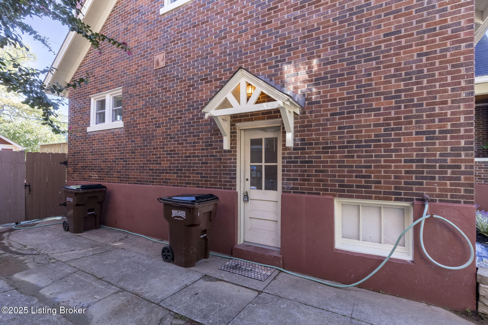 419 FAIRLAWN Rd