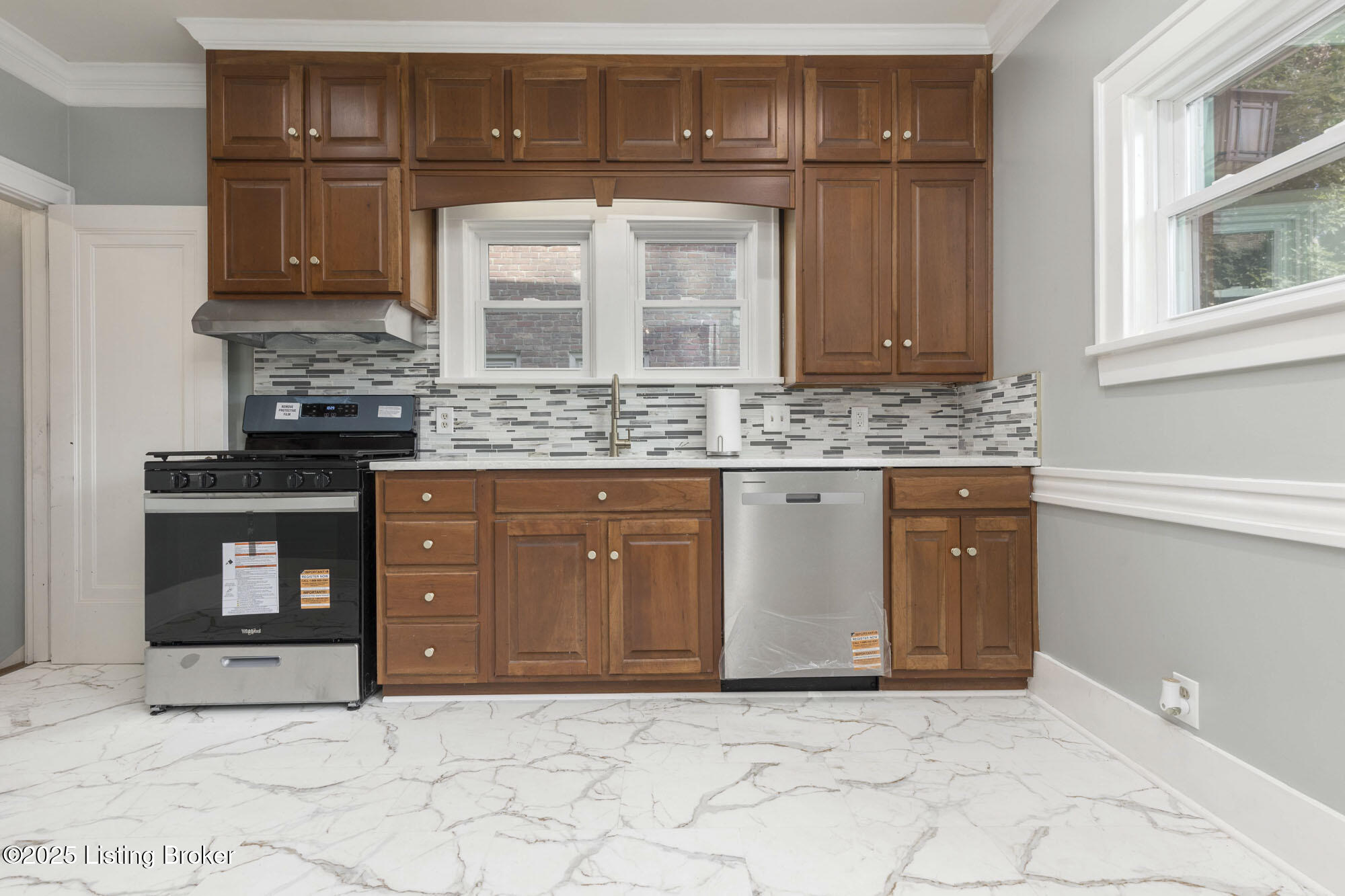 419 FAIRLAWN Rd