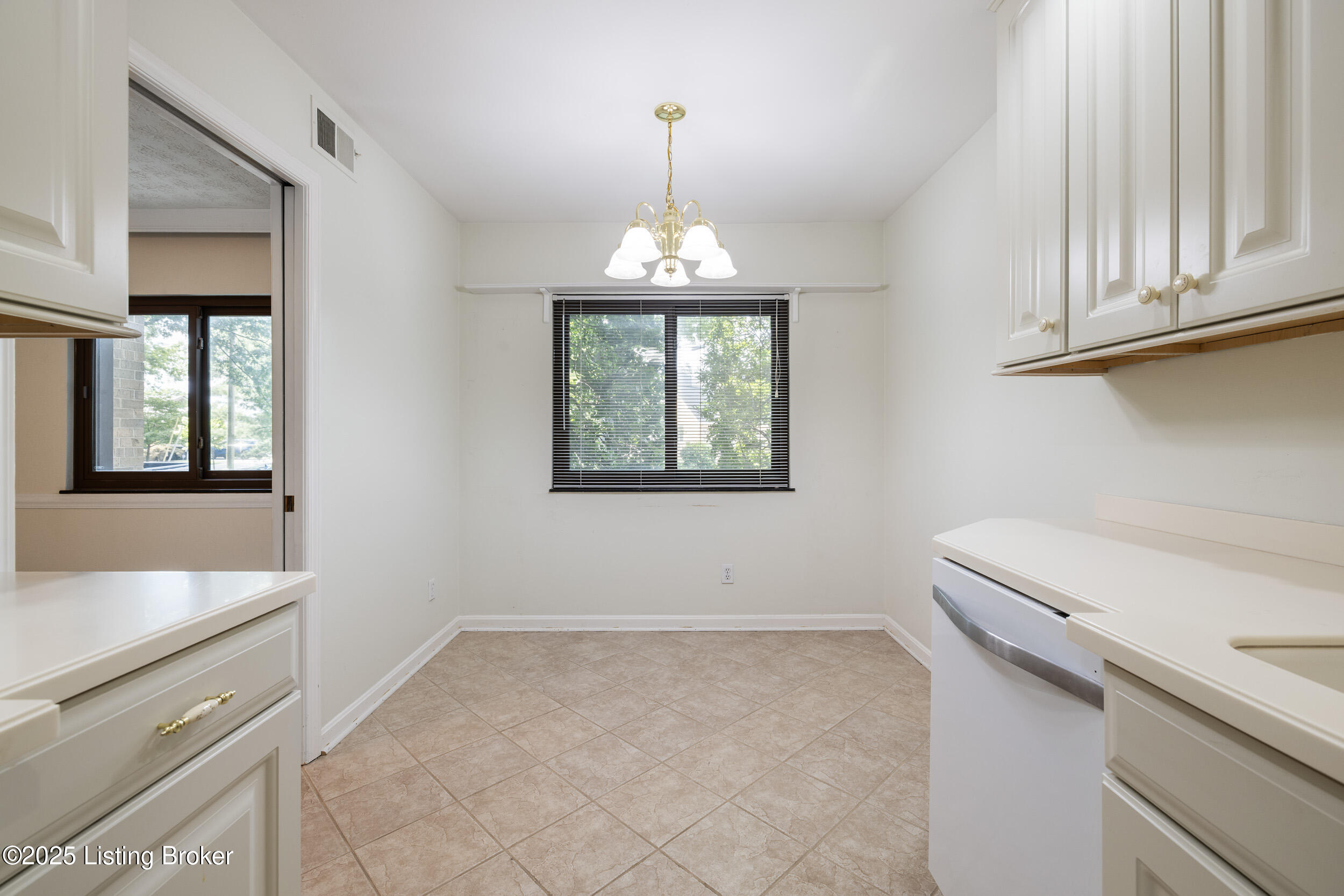 1600 Gardiner Ln 108