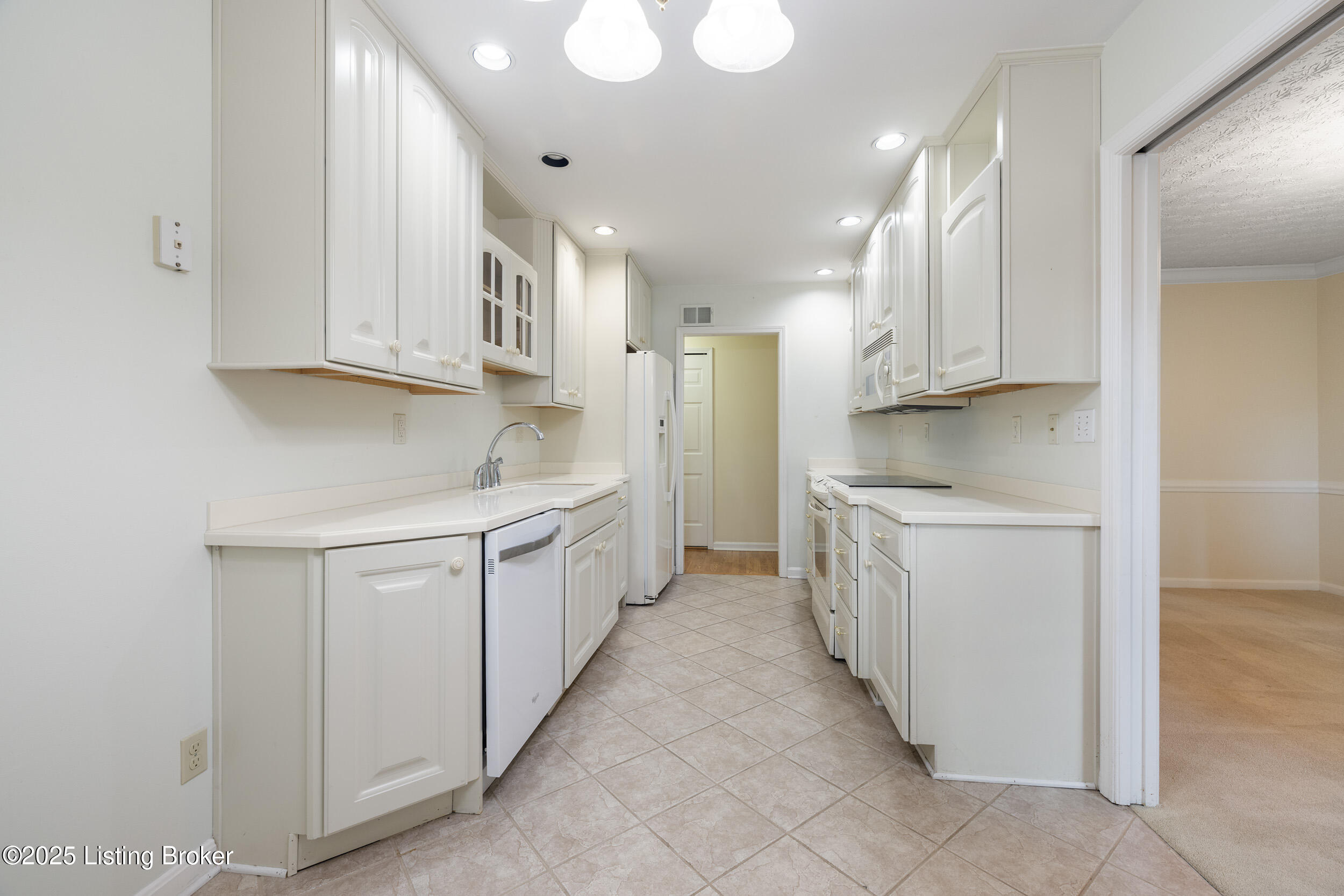1600 Gardiner Ln 108