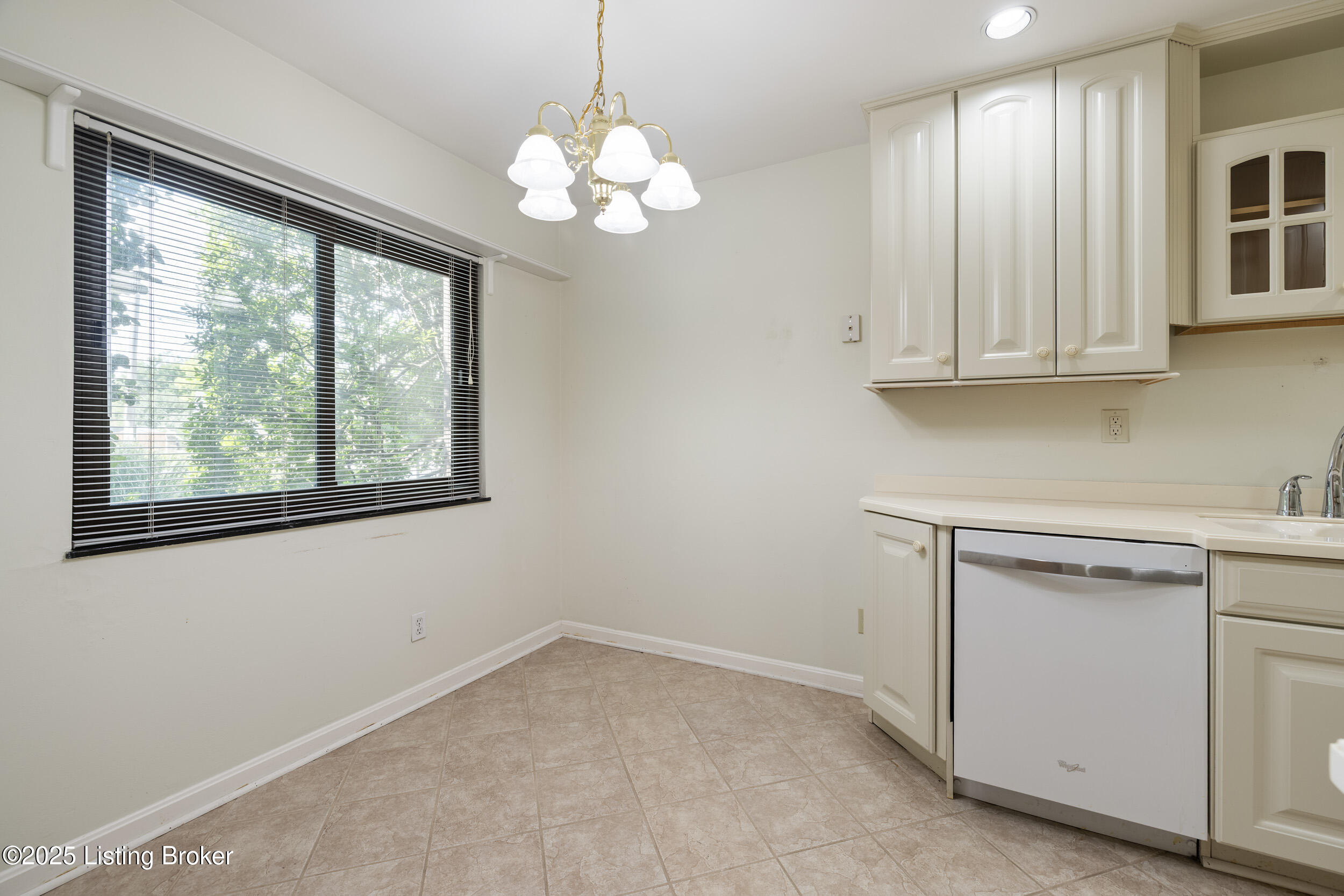 1600 Gardiner Ln 108
