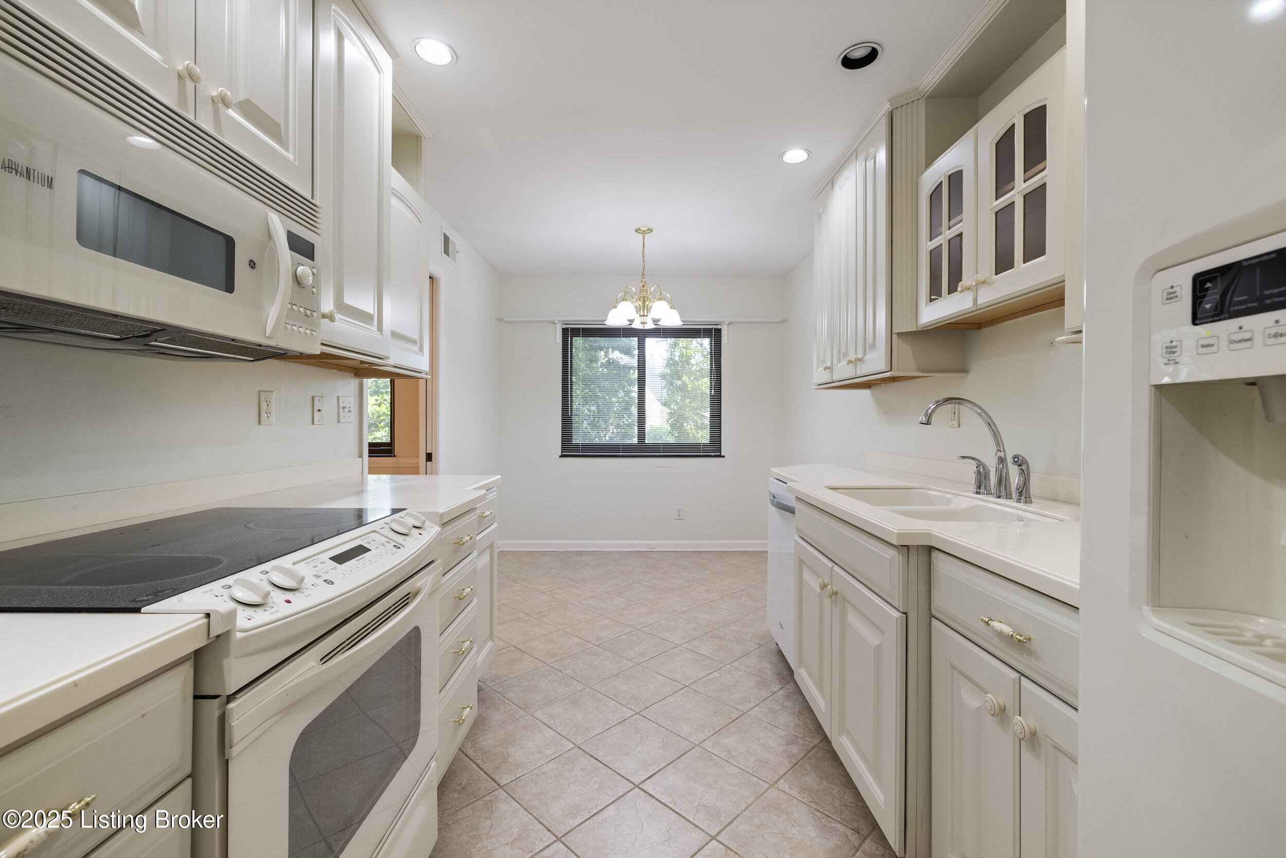 1600 Gardiner Ln 108