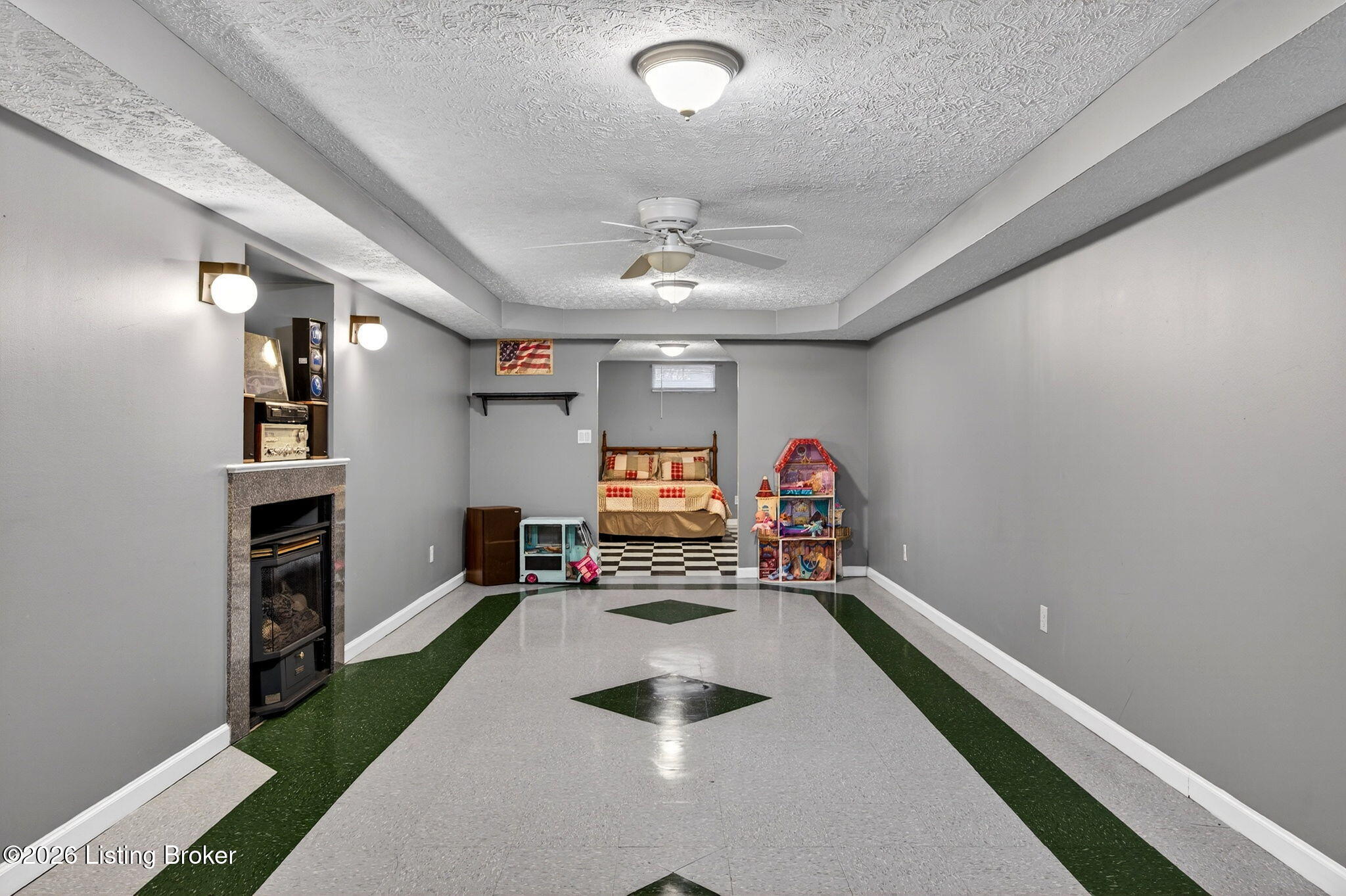4809 Fox Chase Dr