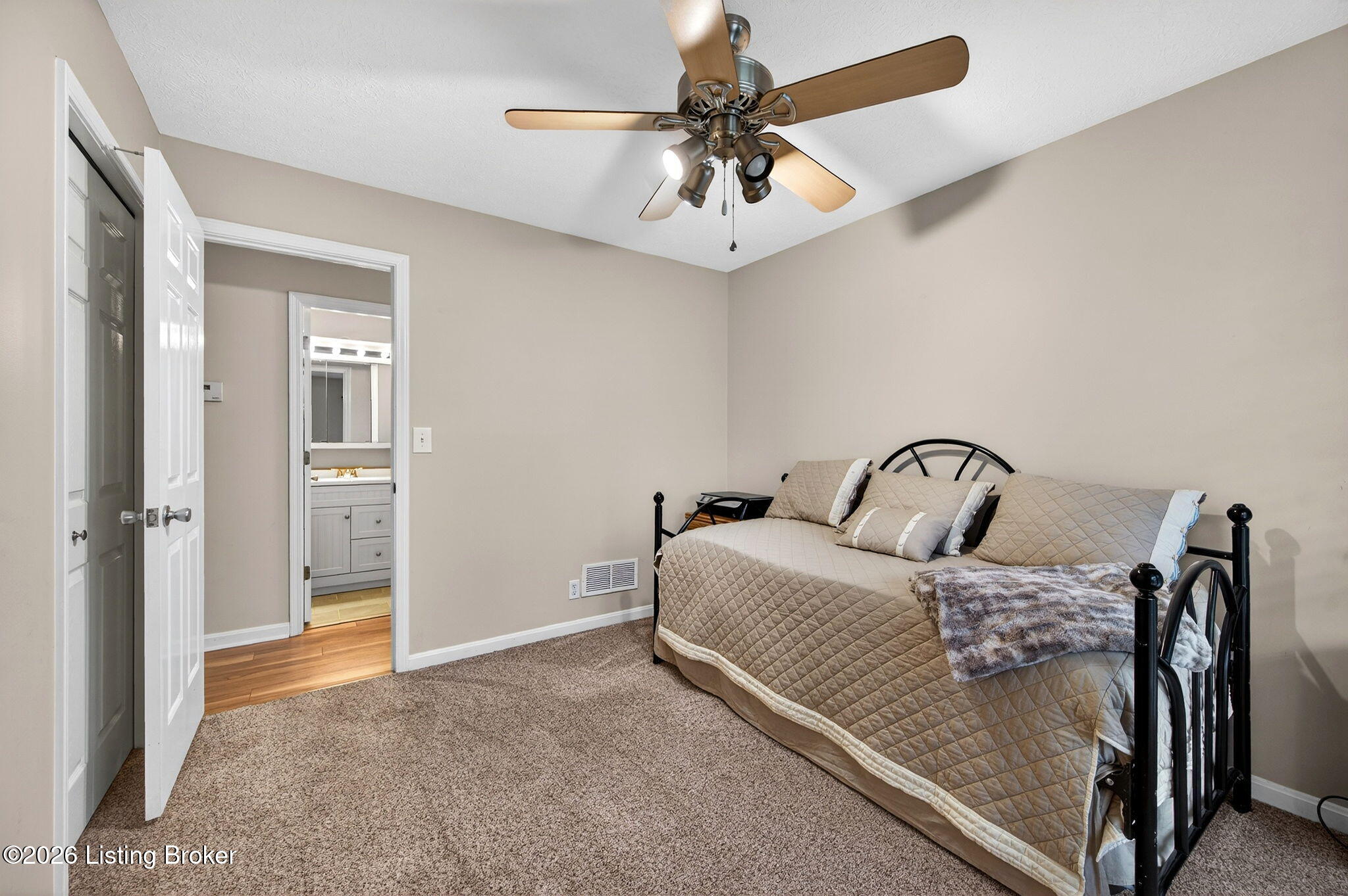 4809 Fox Chase Dr