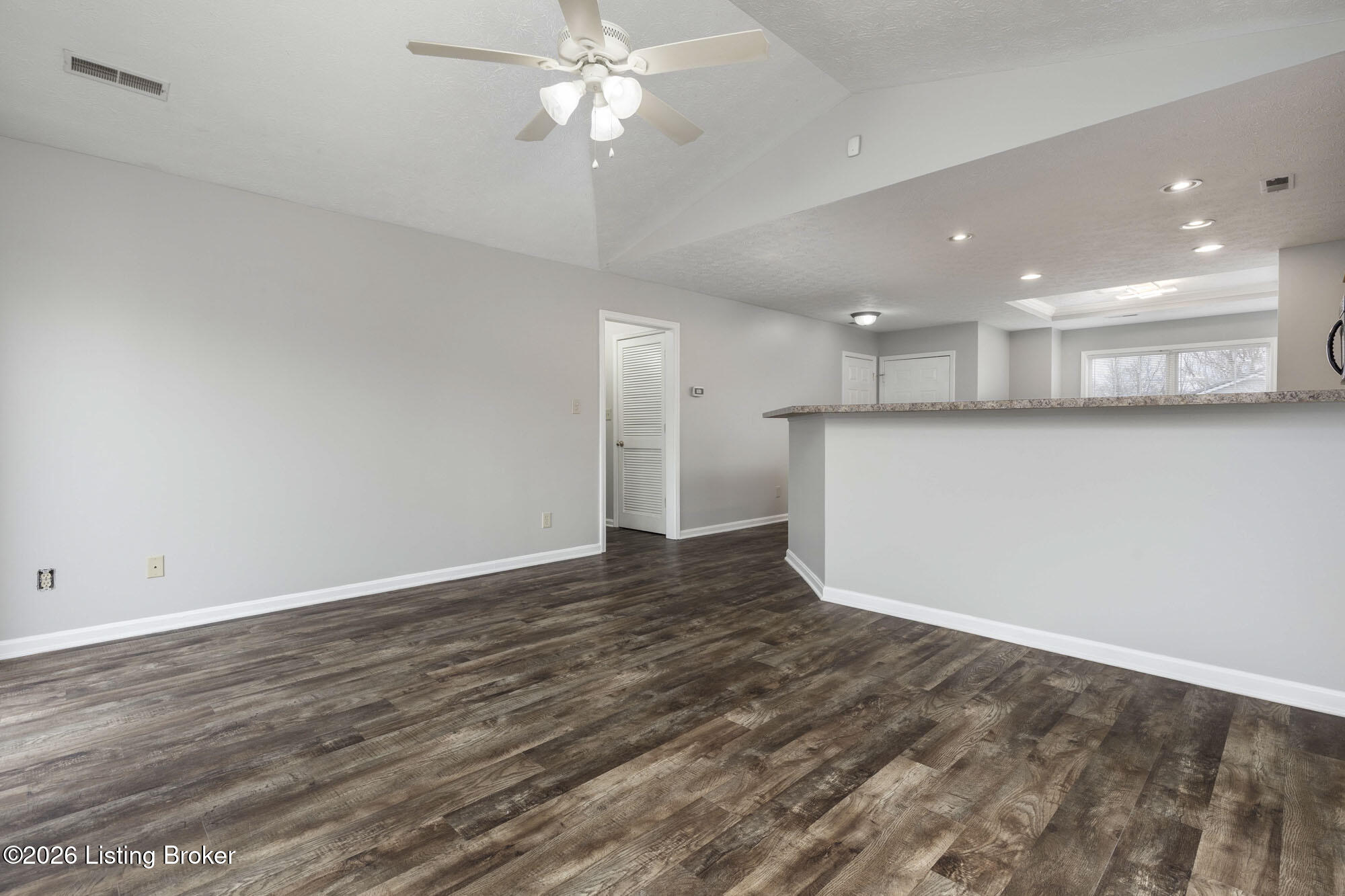8815 Woodpointe Blvd