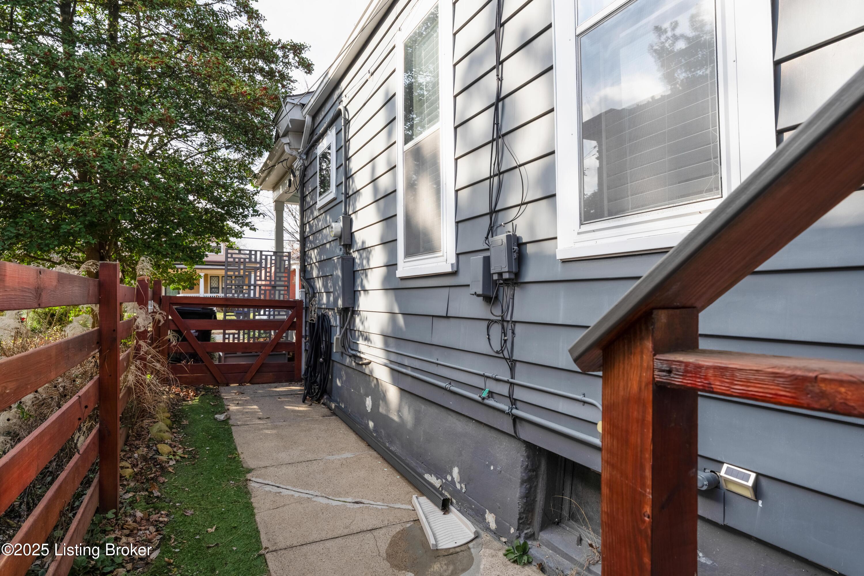 167 N Keats Ave