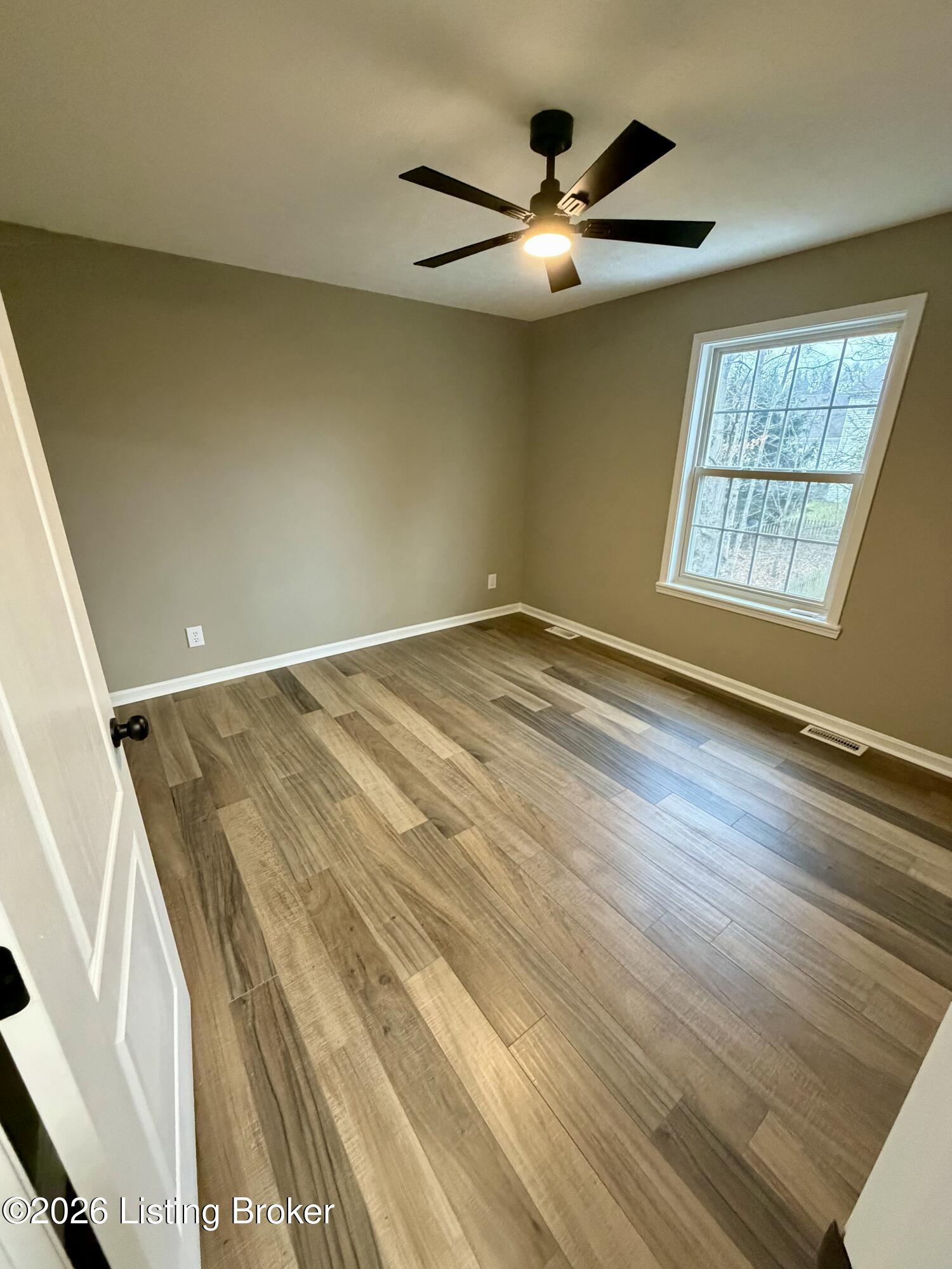 6229 Camden Cir
