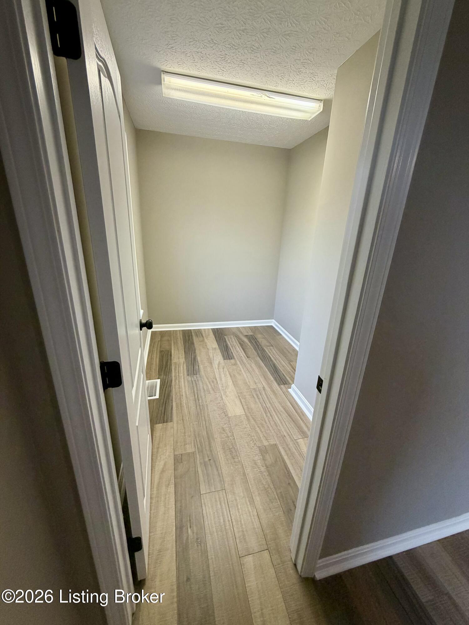 6229 Camden Cir