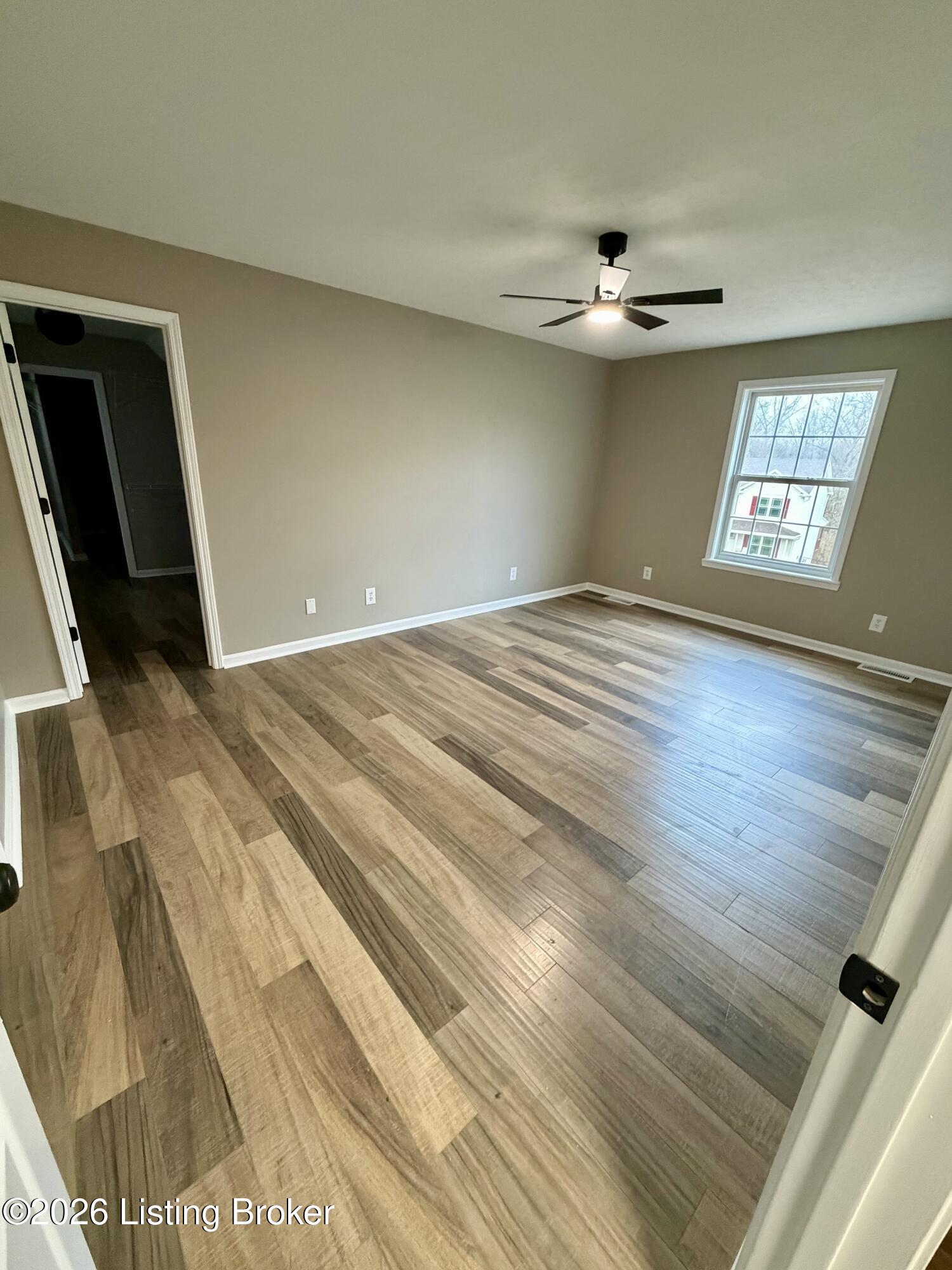 6229 Camden Cir