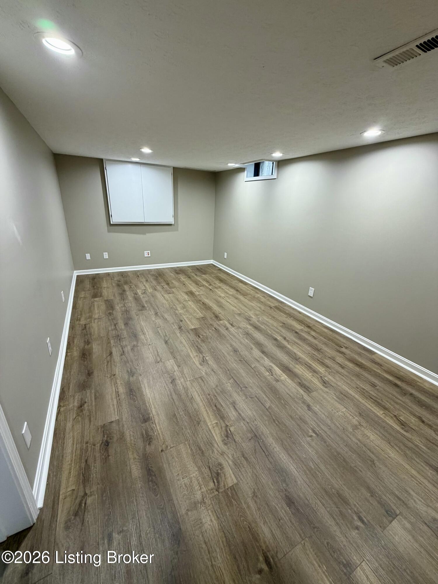 6229 Camden Cir