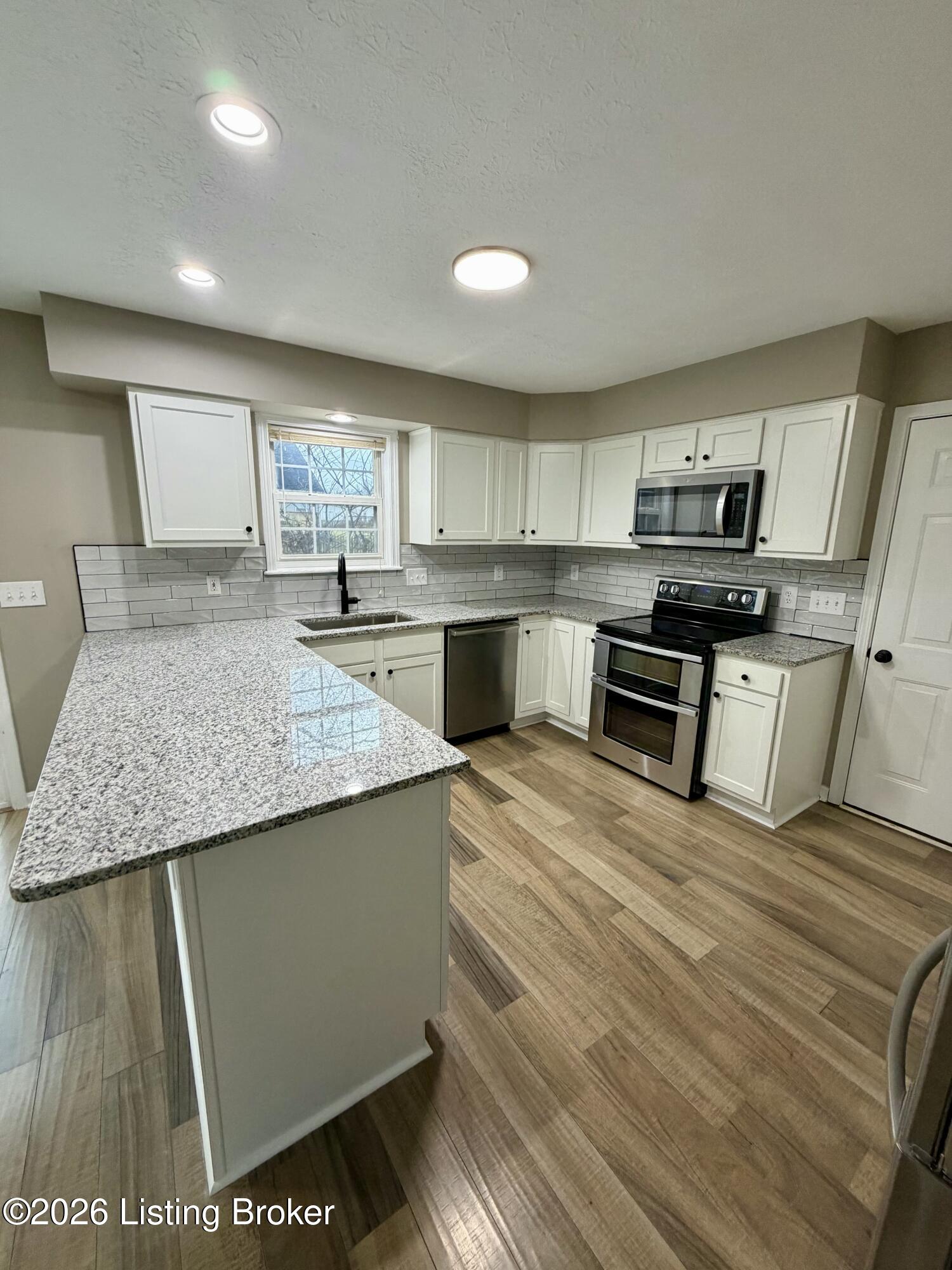 6229 Camden Cir