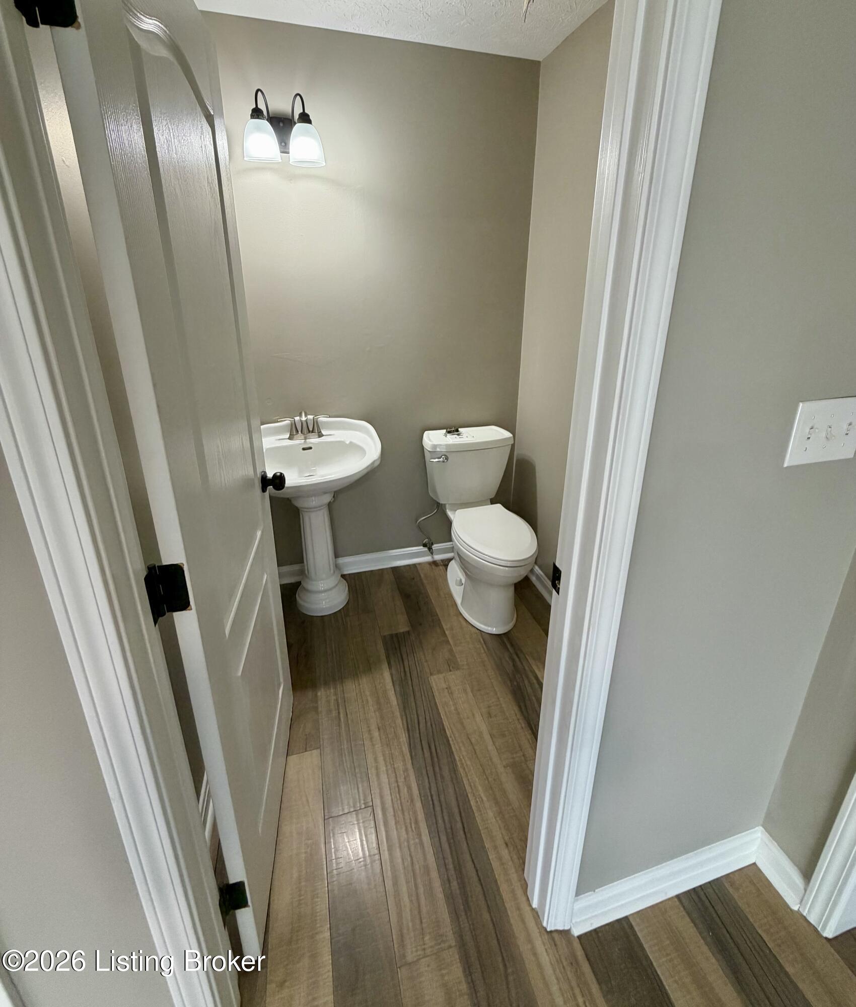 6229 Camden Cir
