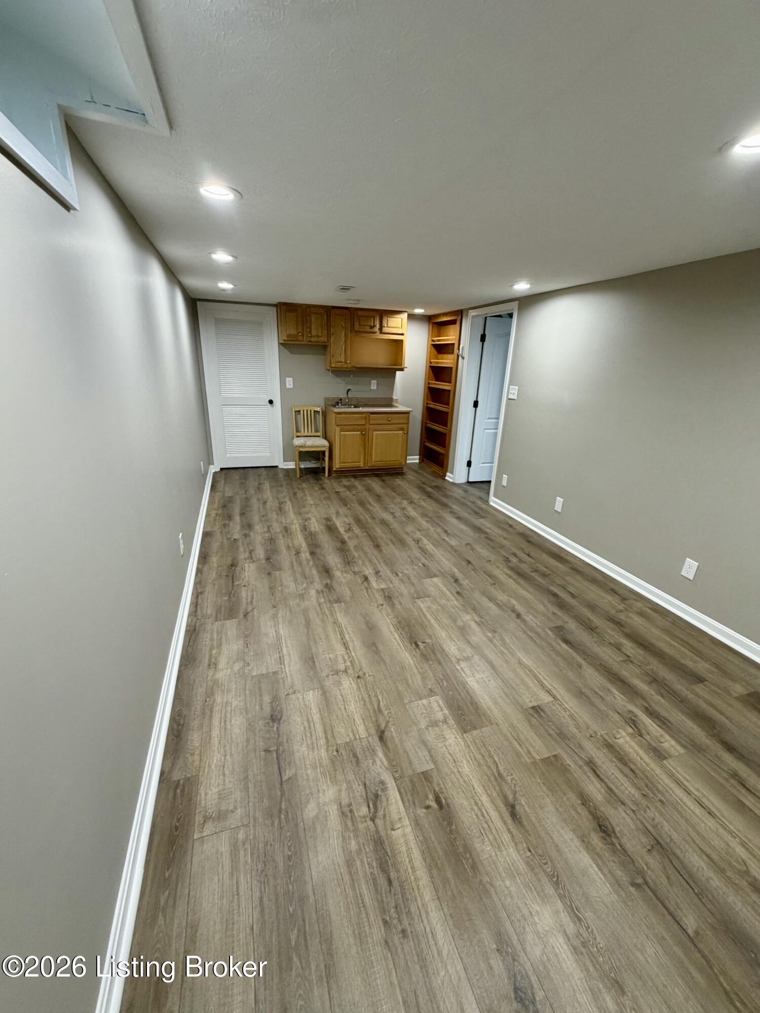 6229 Camden Cir