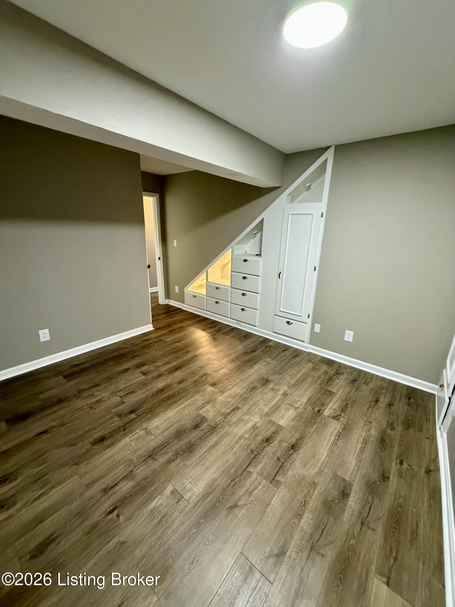6229 Camden Cir