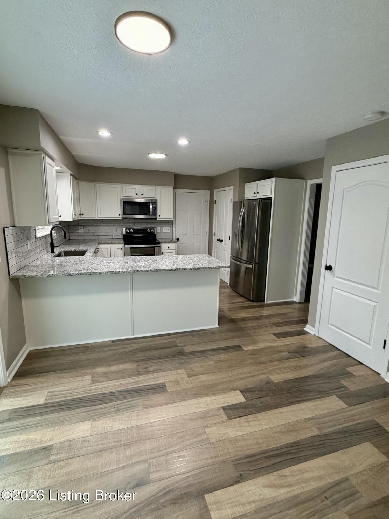6229 Camden Cir