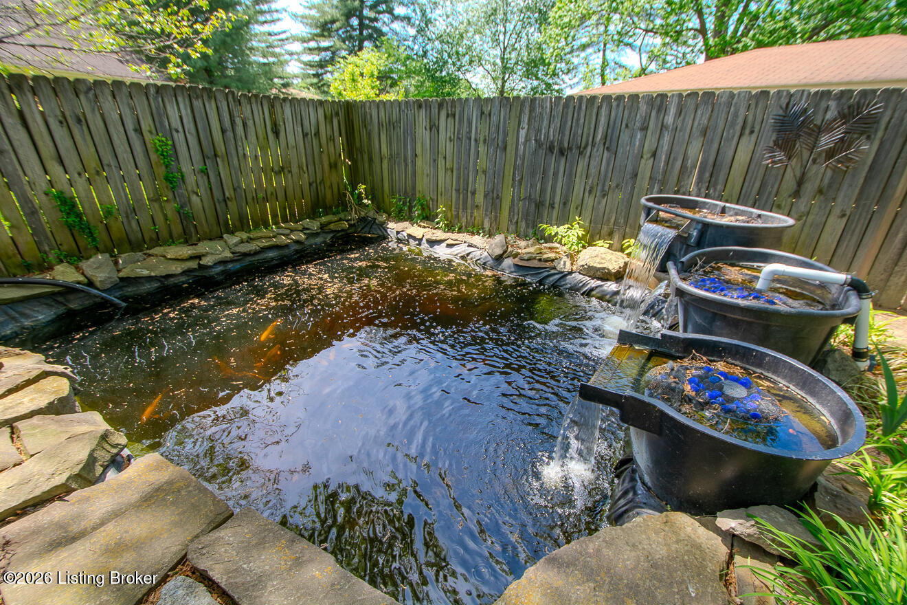 1502 Hobart Ct