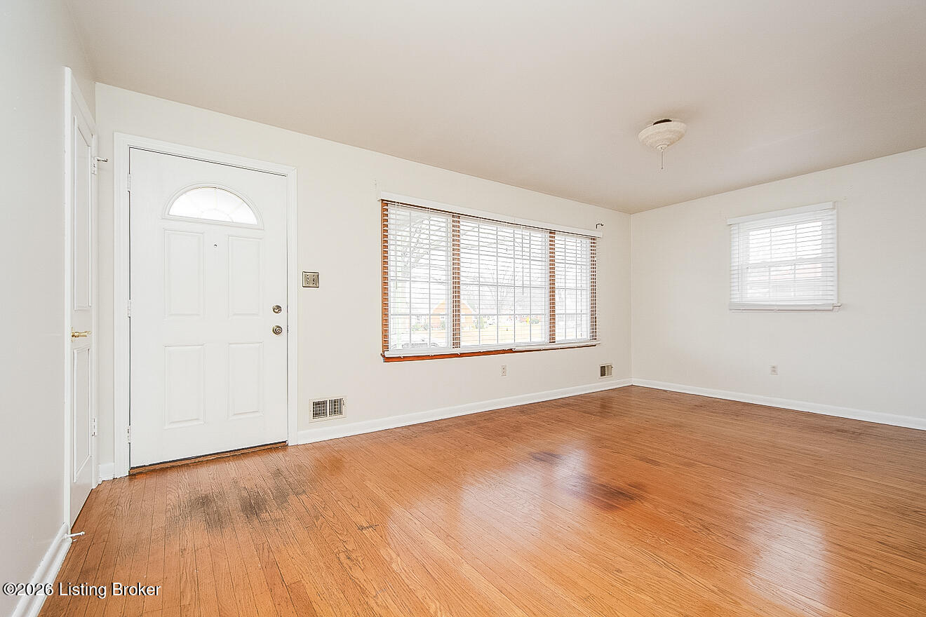 1502 Hobart Ct