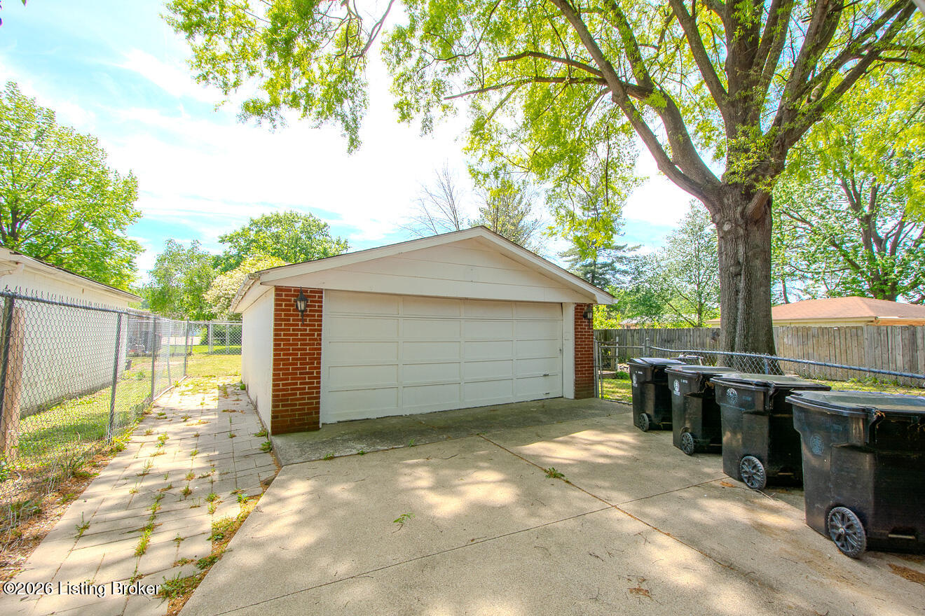 1502 Hobart Ct