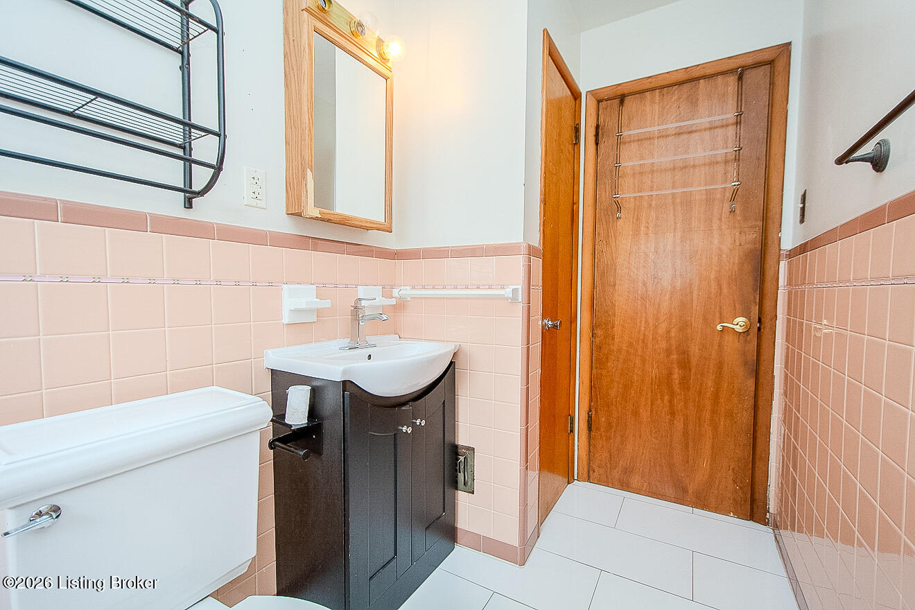 1502 Hobart Ct