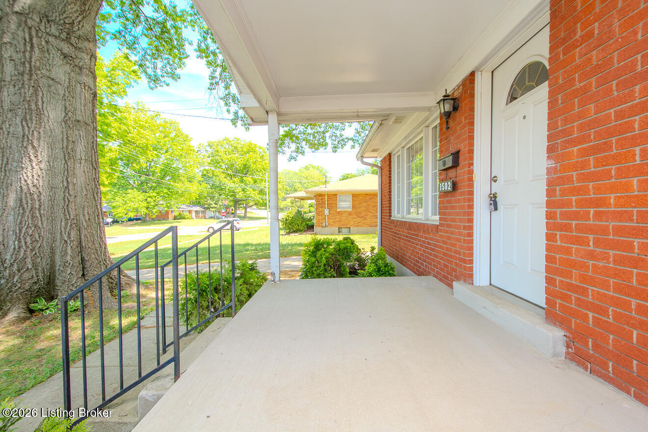 1502 Hobart Ct