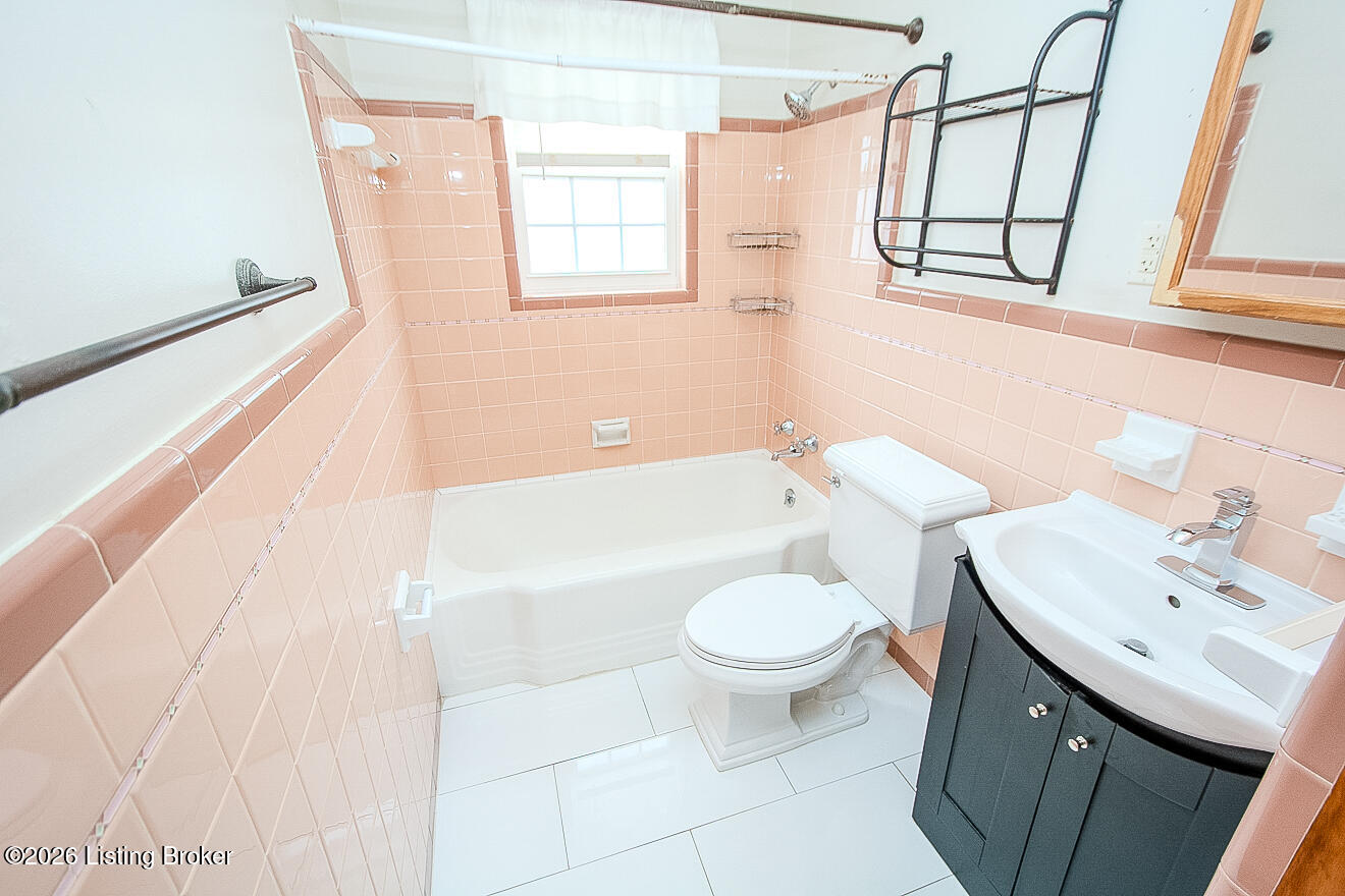 1502 Hobart Ct