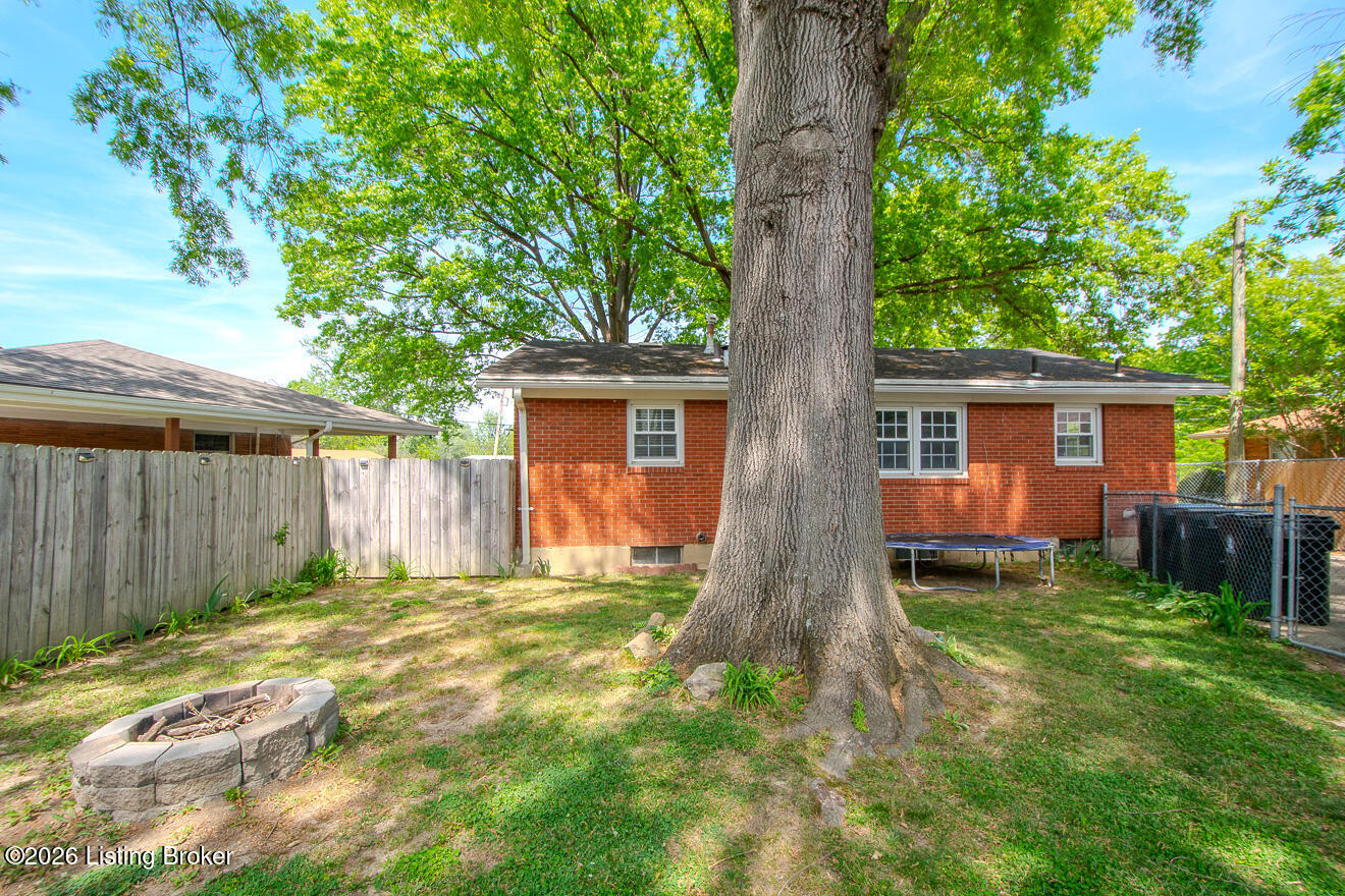 1502 Hobart Ct