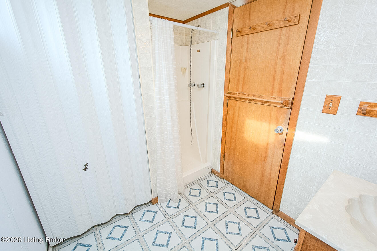 1502 Hobart Ct