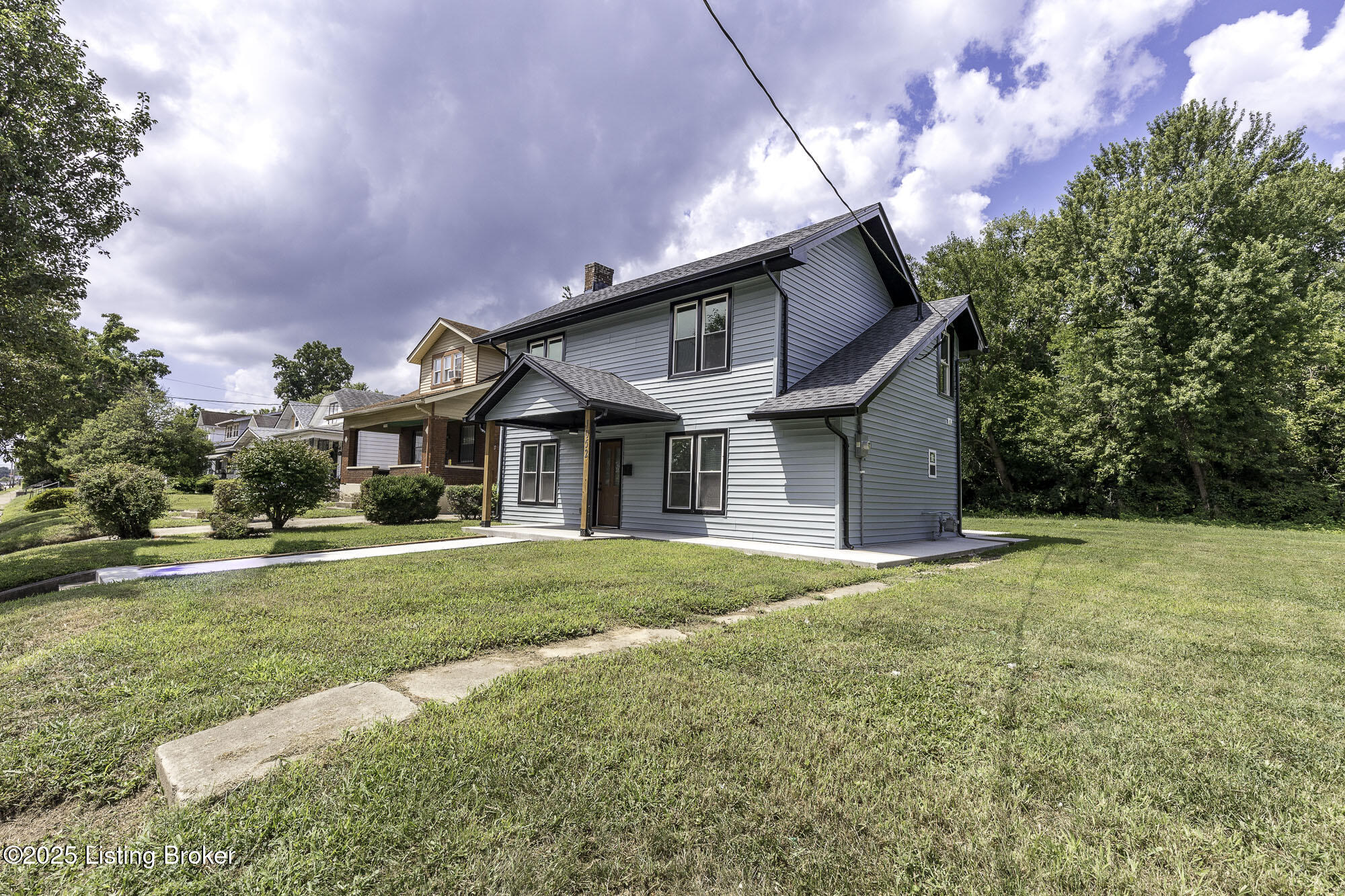 1052 CECIL Ave