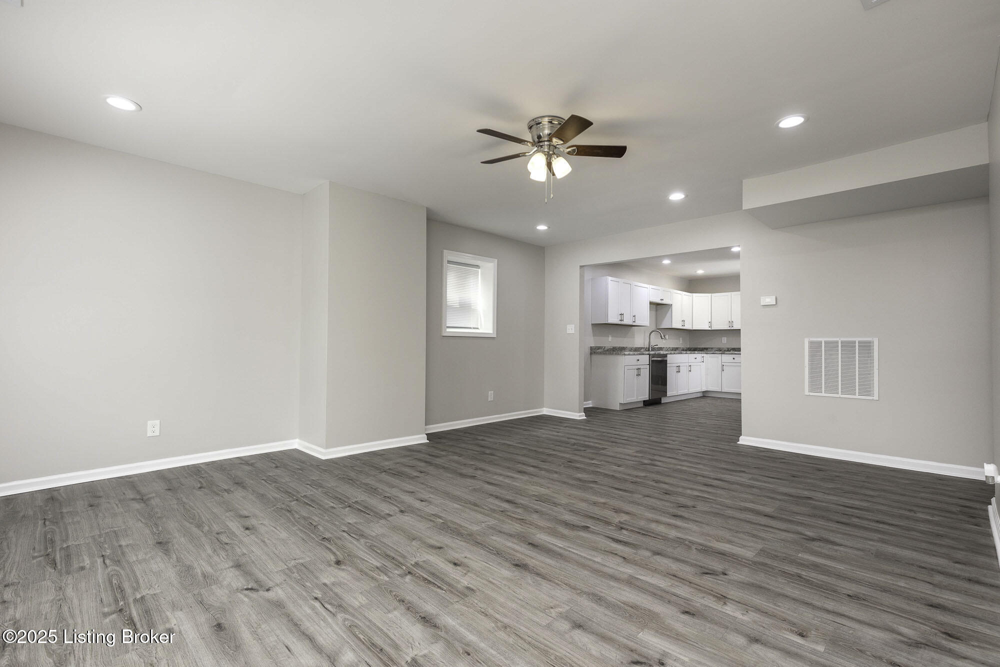 1052 CECIL Ave