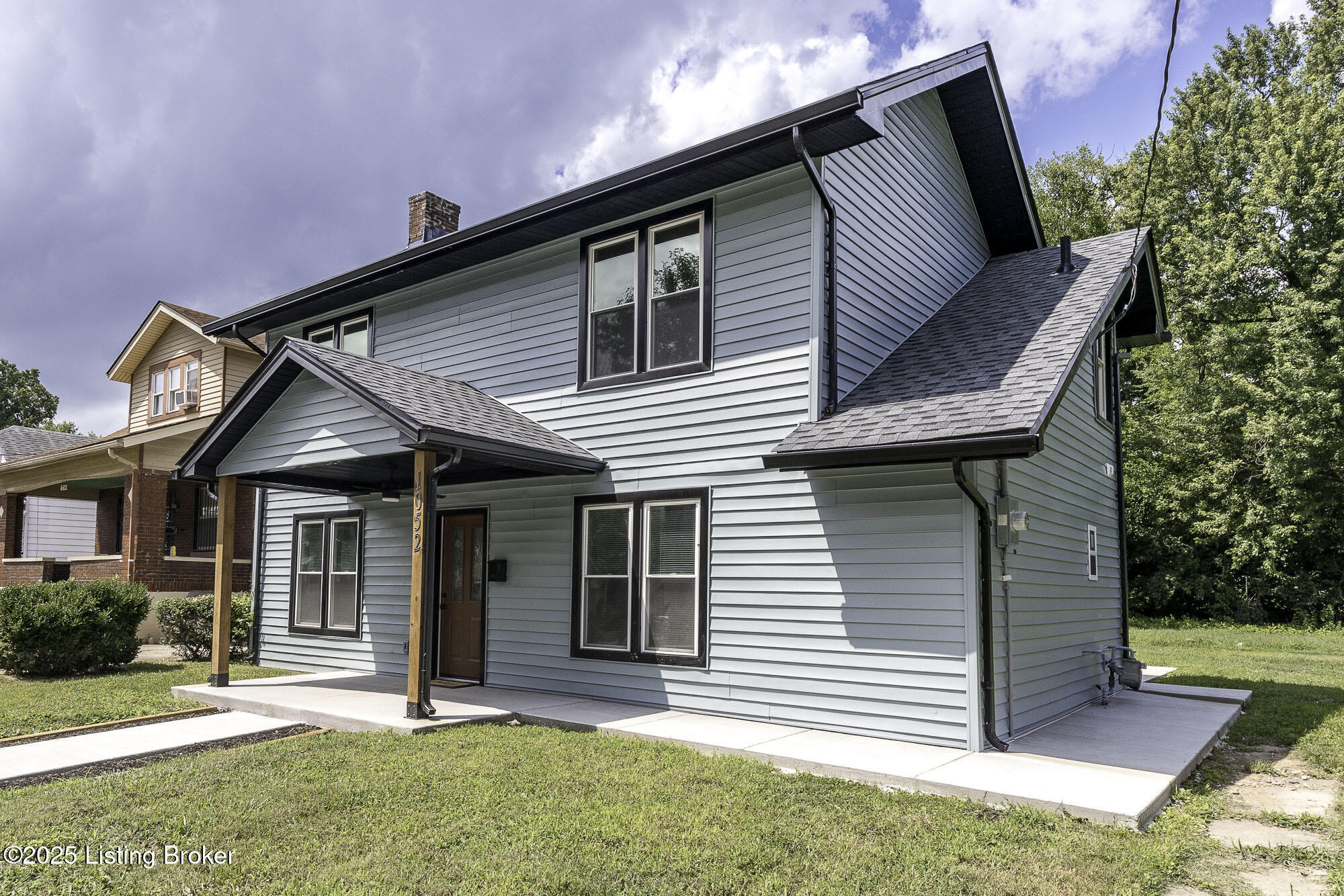 1052 CECIL Ave