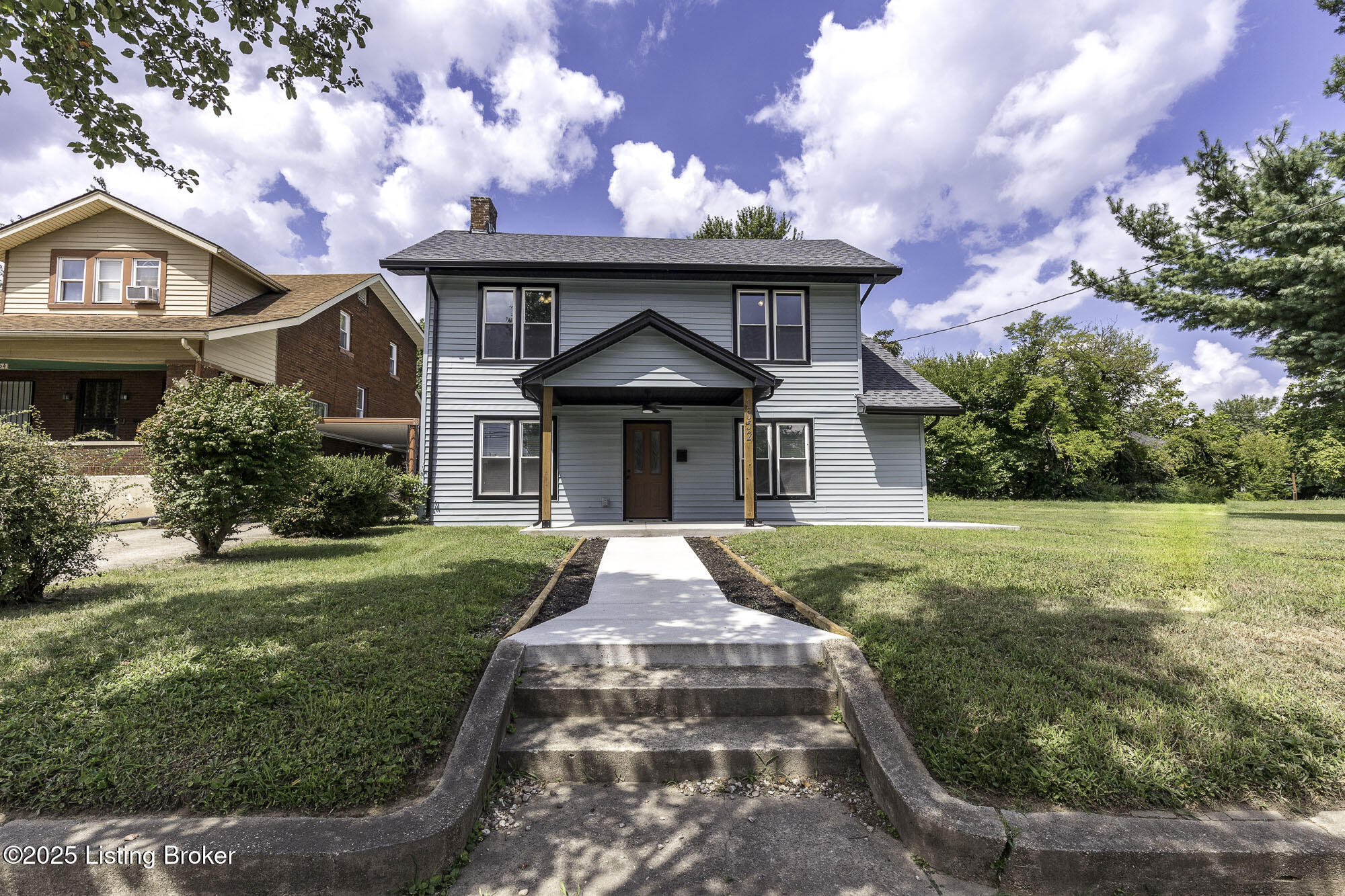 1052 CECIL Ave