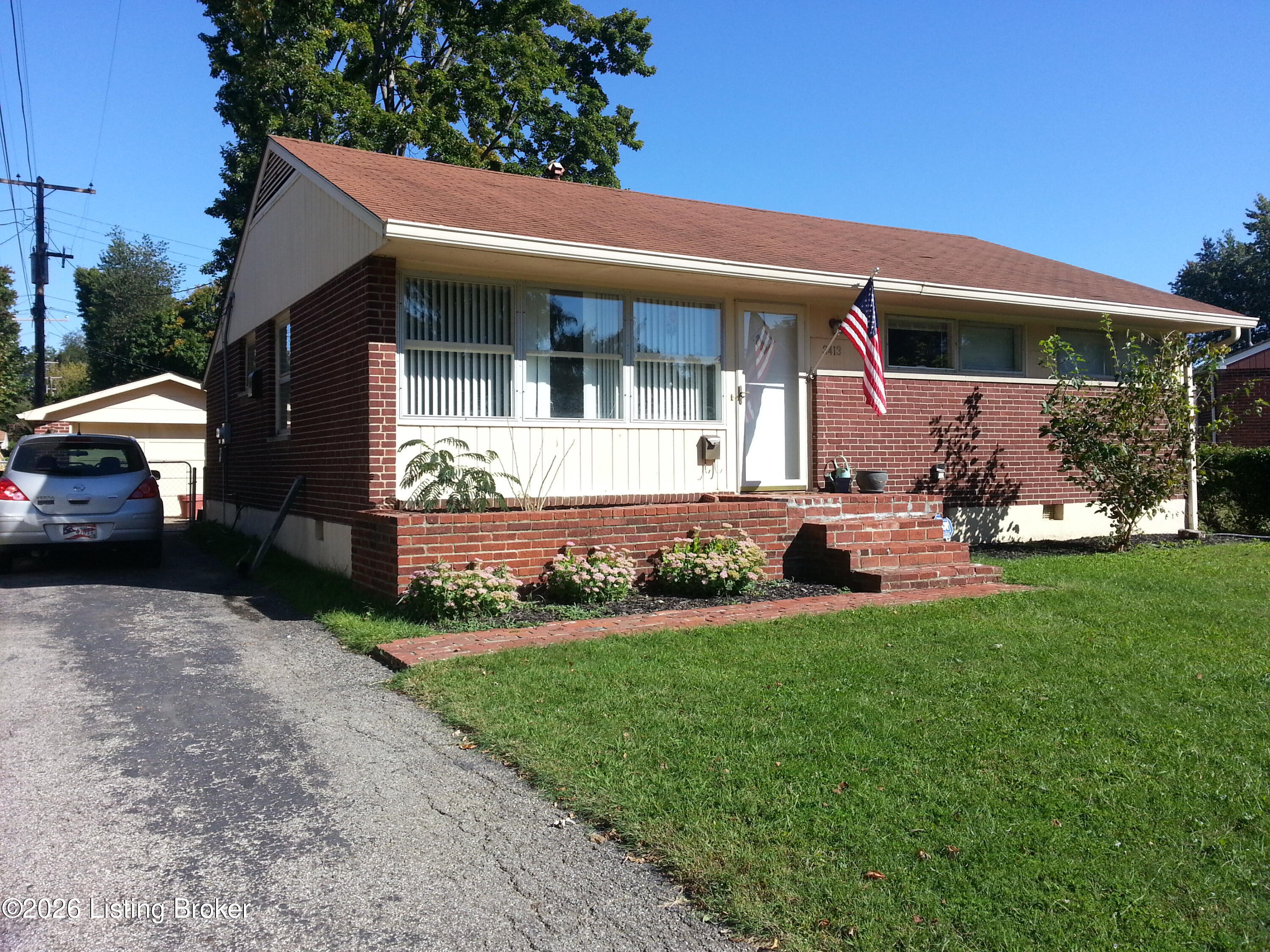 3413 Calais Dr