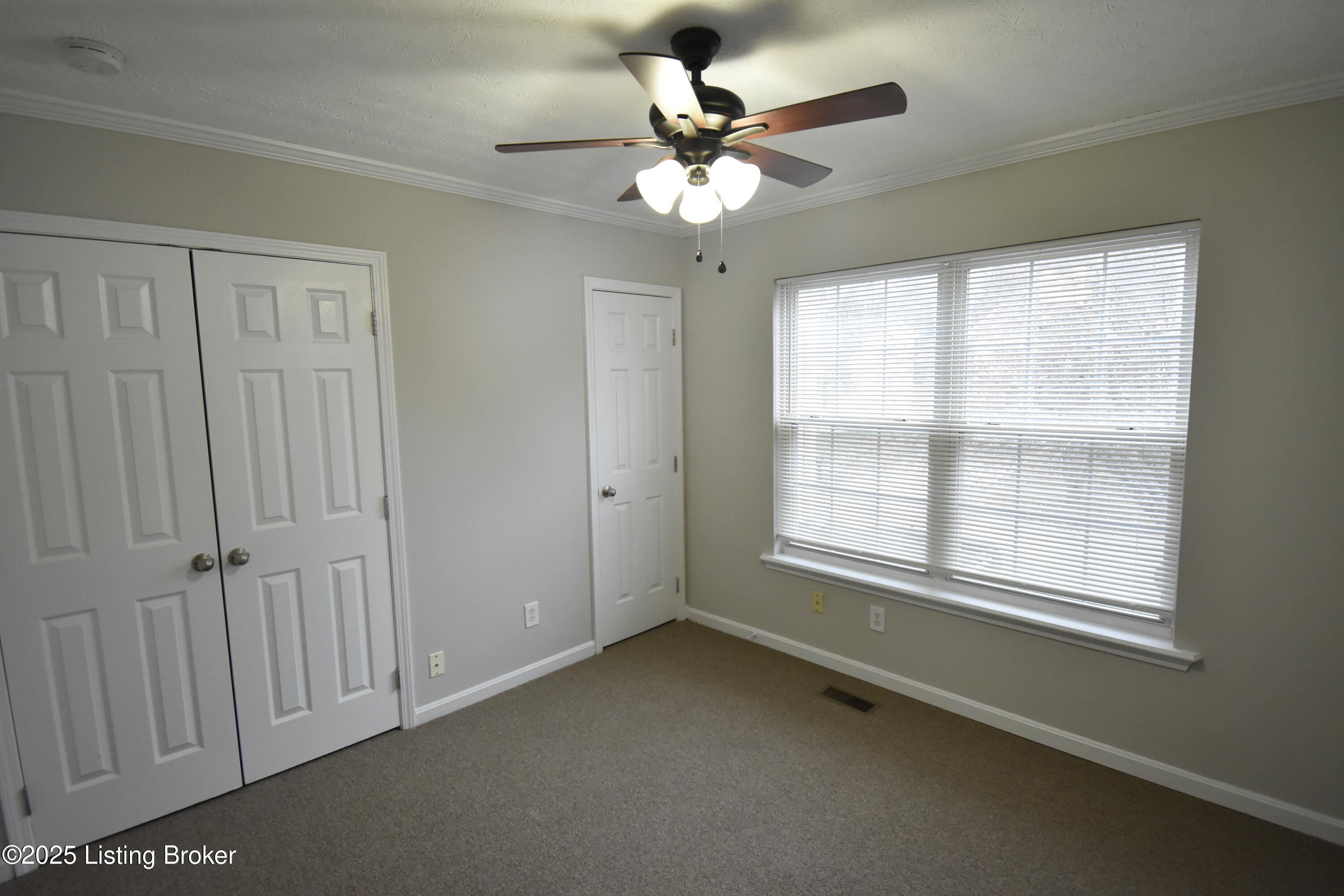 4221 Willowview Blvd