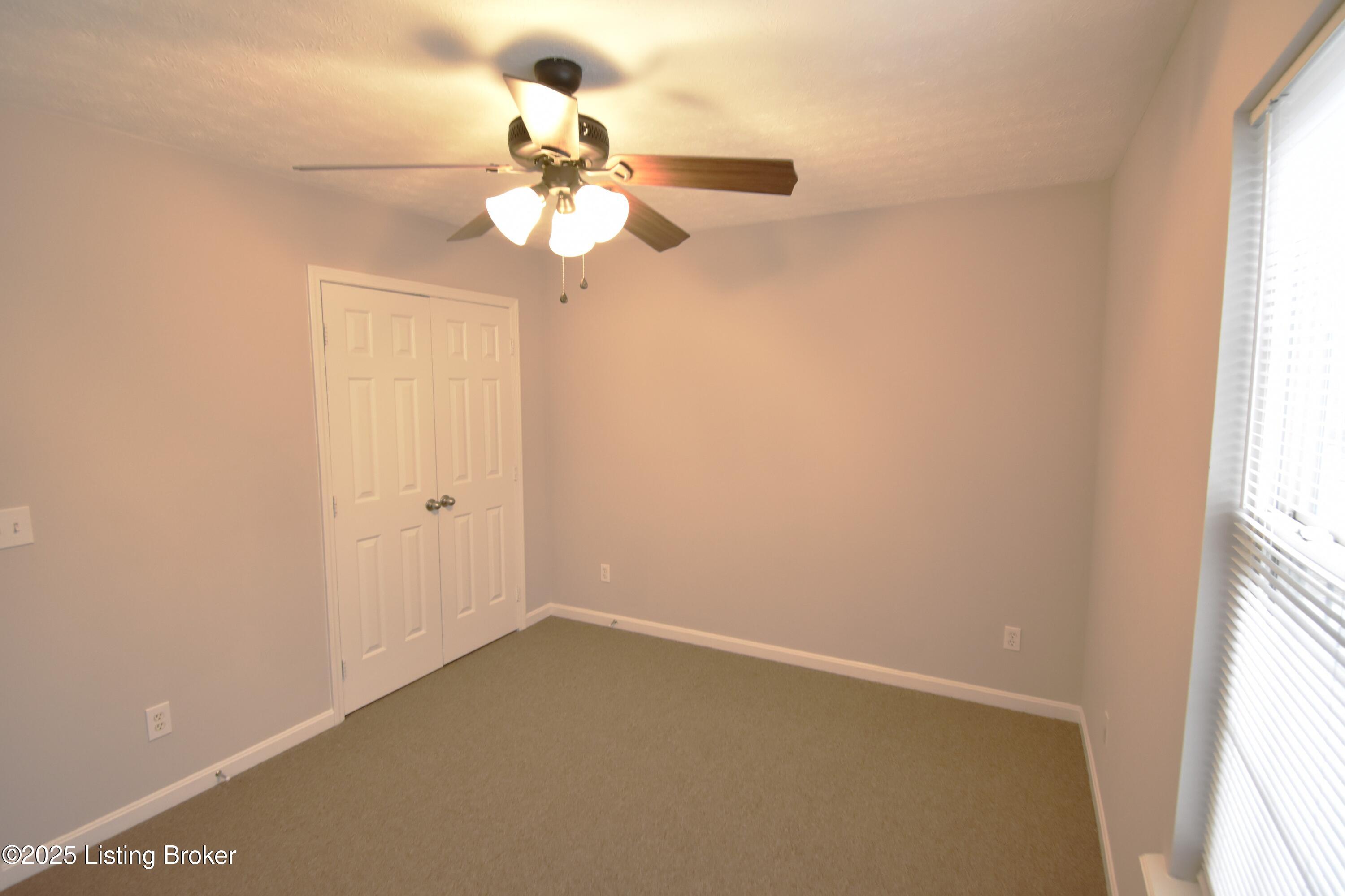 4221 Willowview Blvd