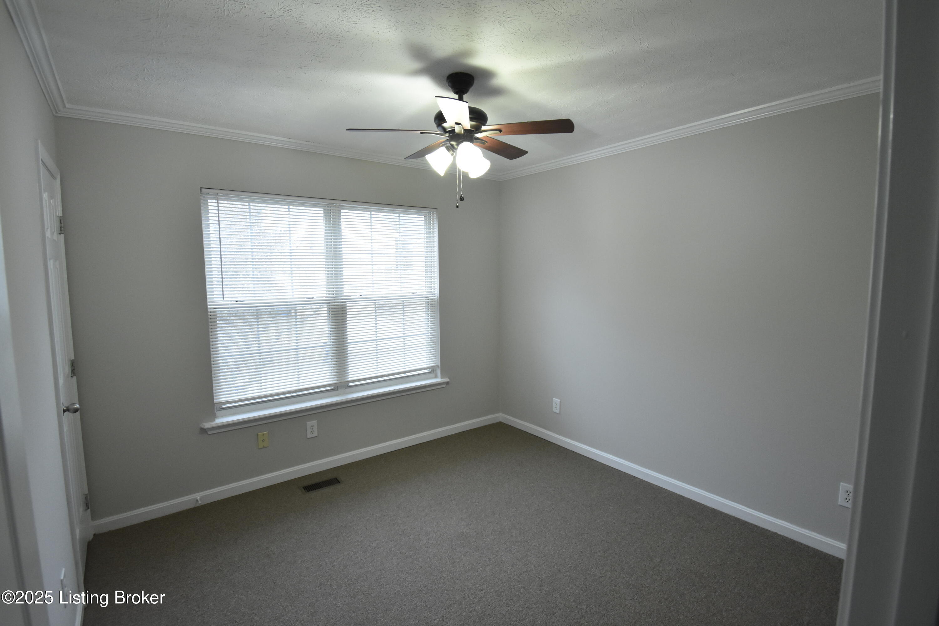 4221 Willowview Blvd