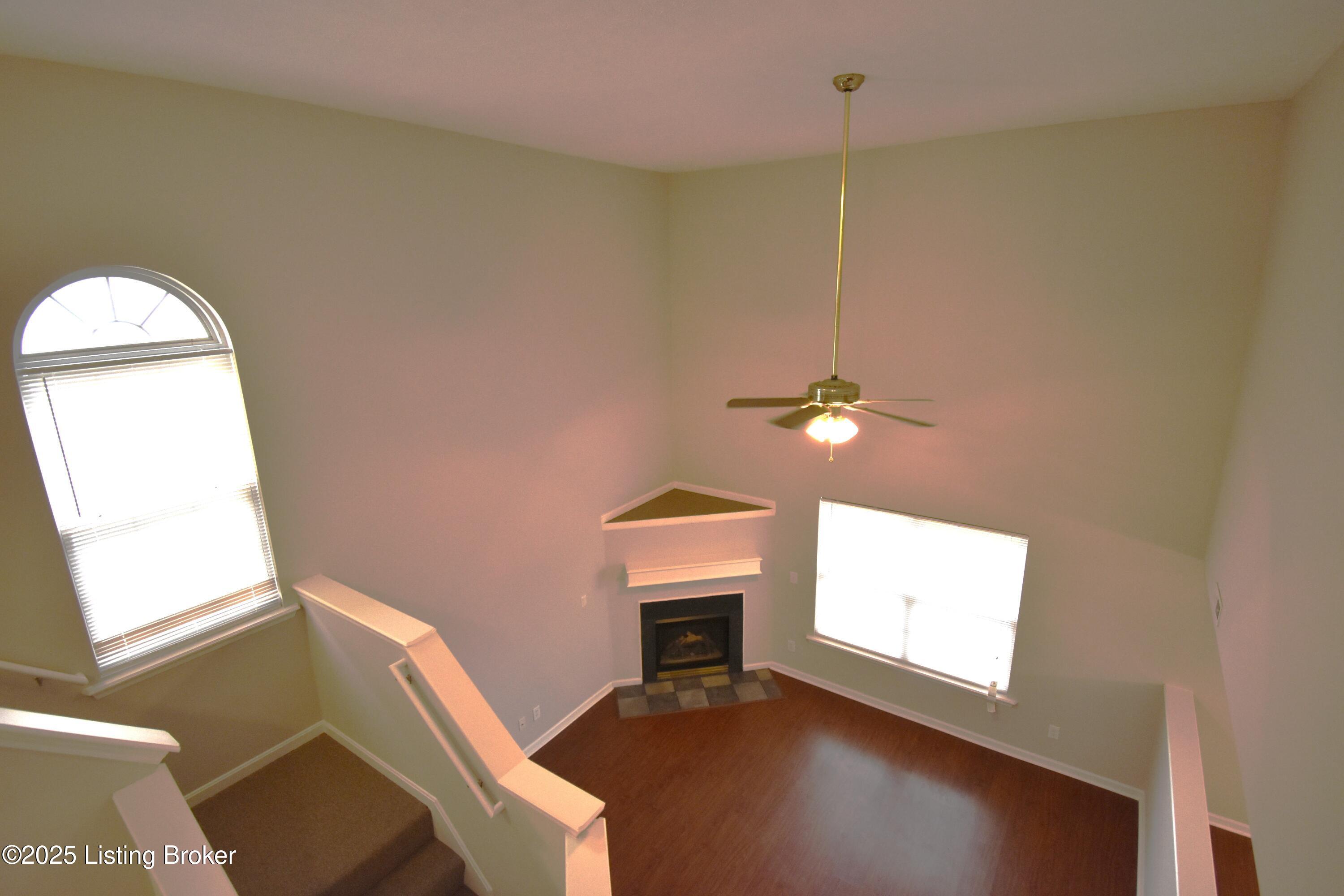 4221 Willowview Blvd