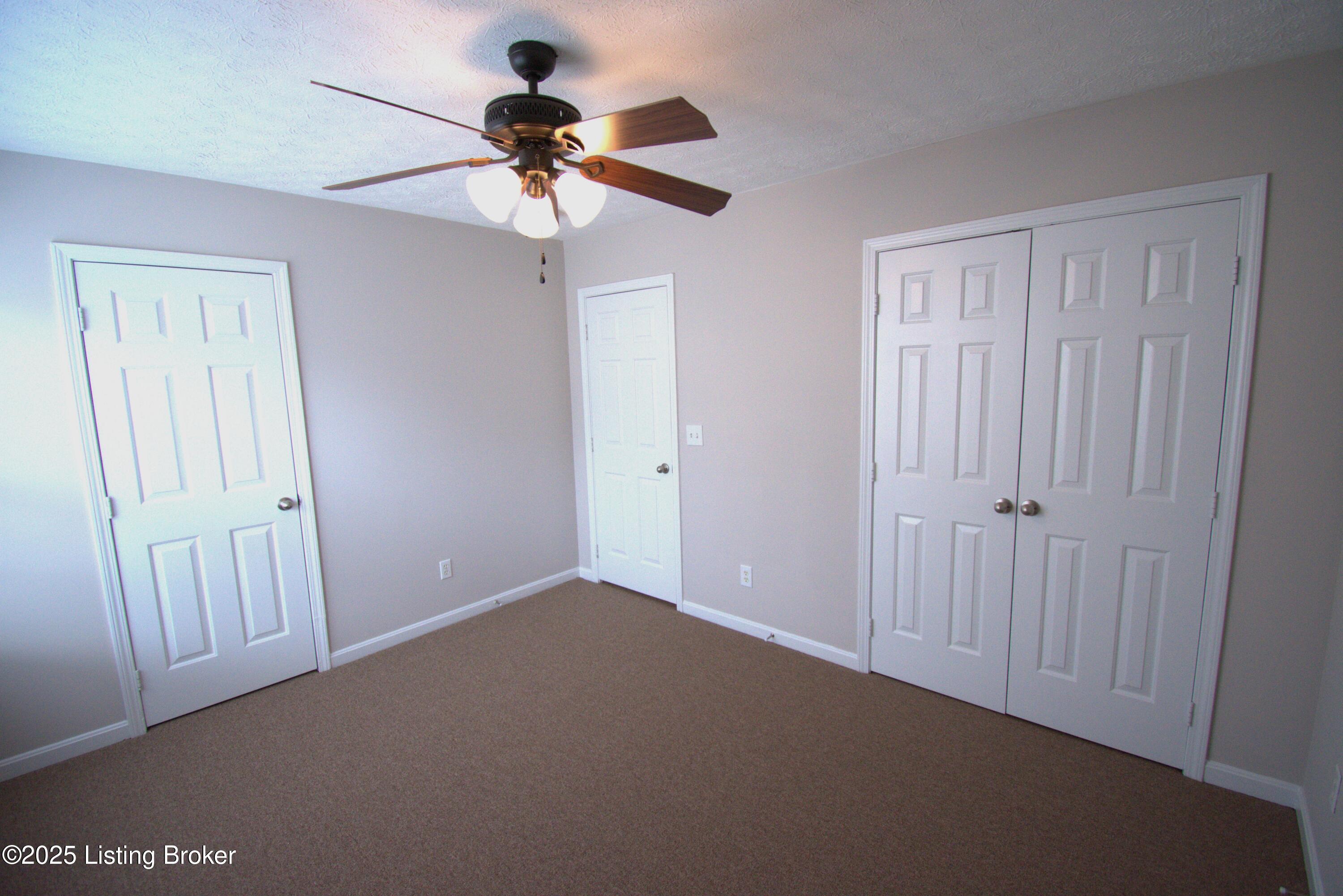 4221 Willowview Blvd