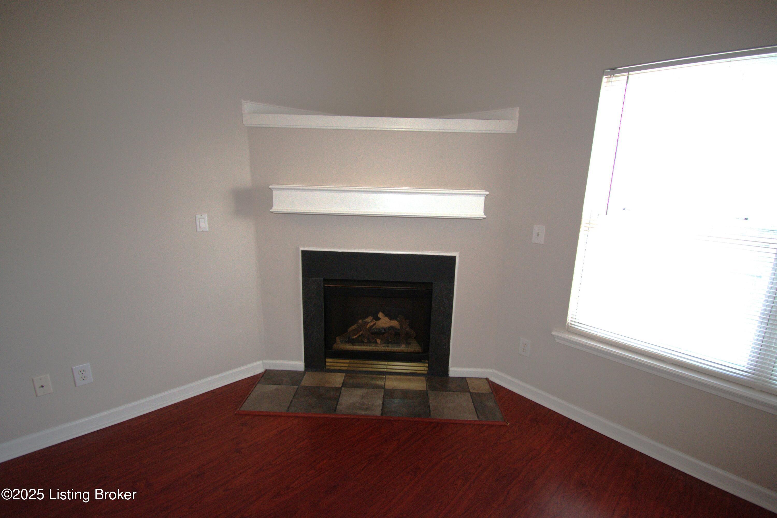 4221 Willowview Blvd