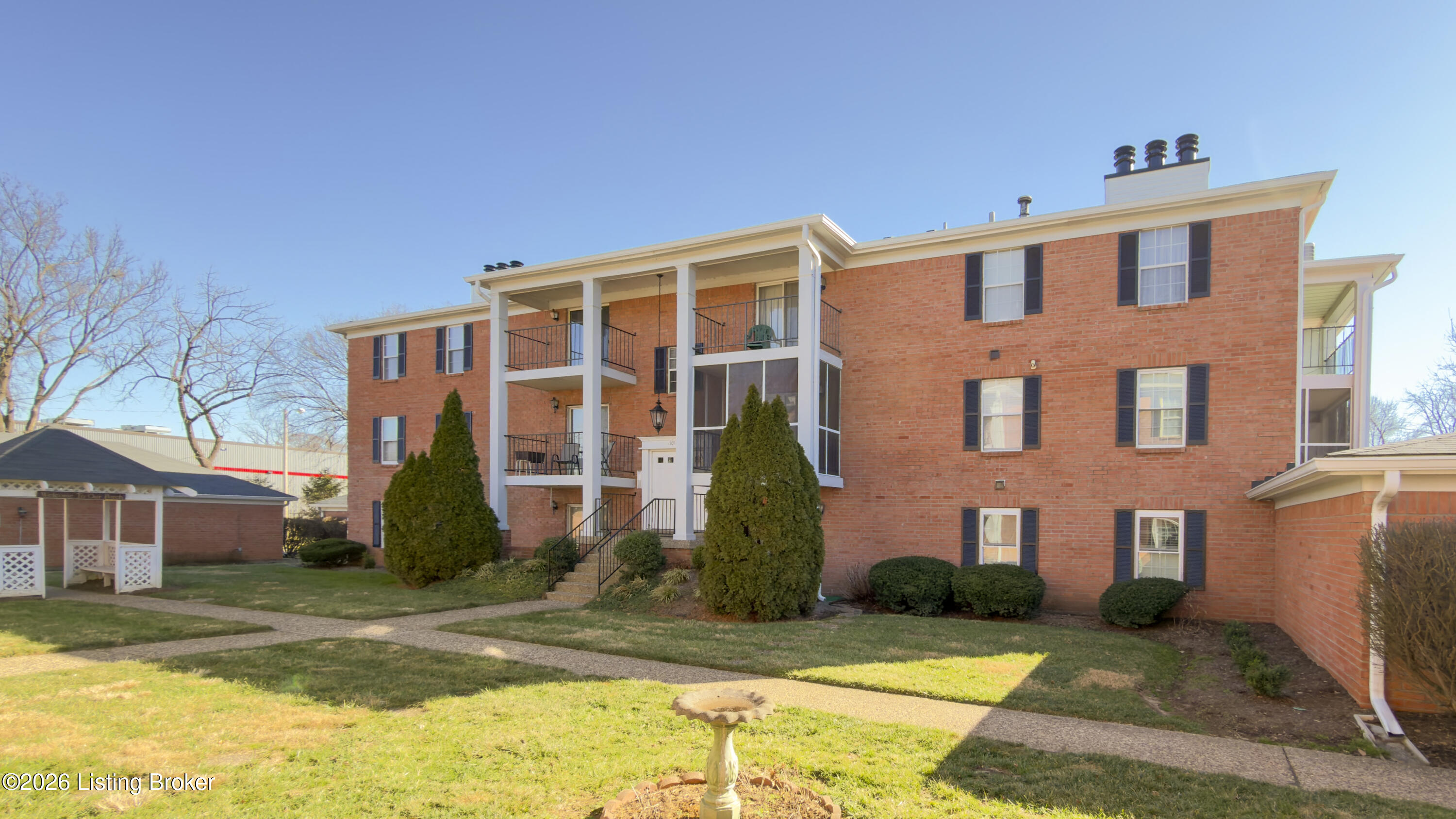 1109 Donard Park Ave