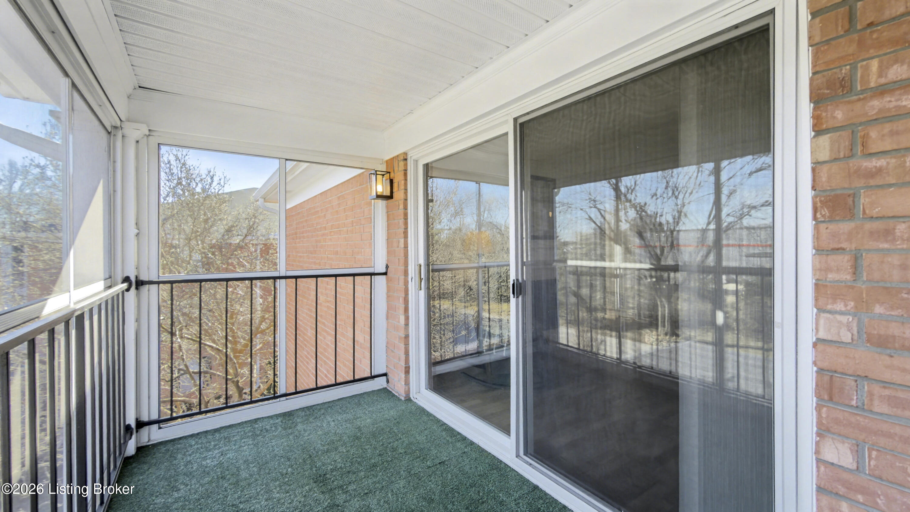 1109 Donard Park Ave