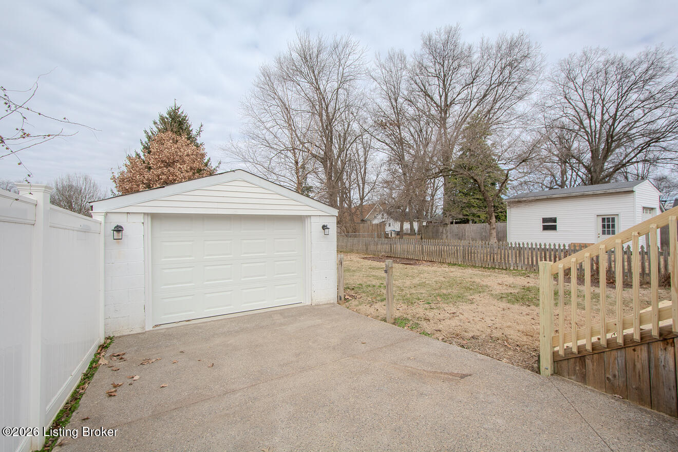1019 English Ave